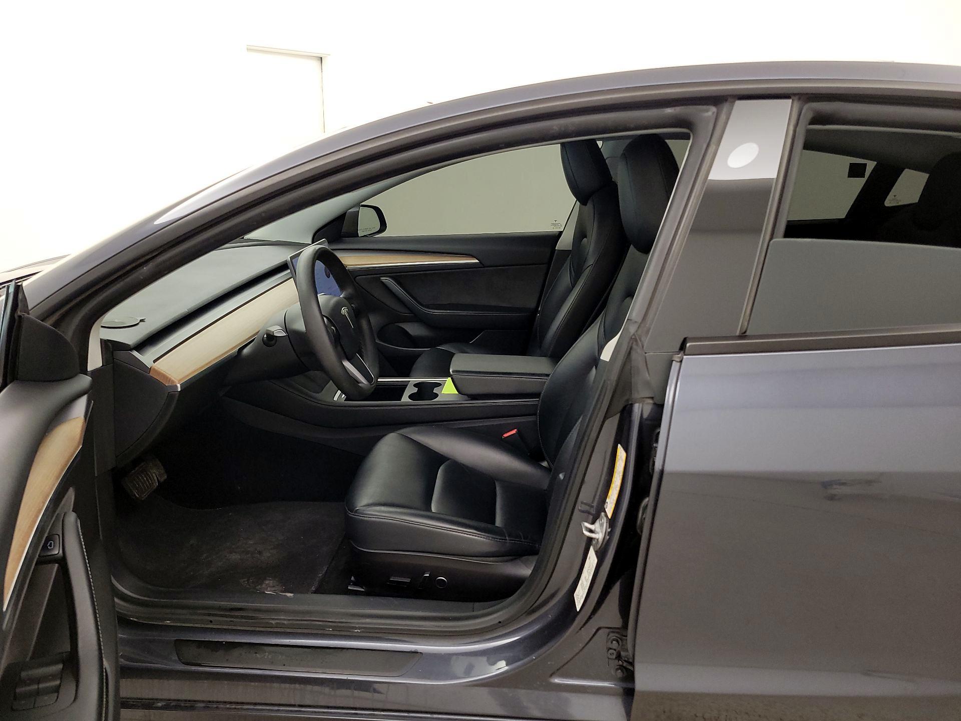 Thumbnail: 2021 Tesla Model 3 - 11