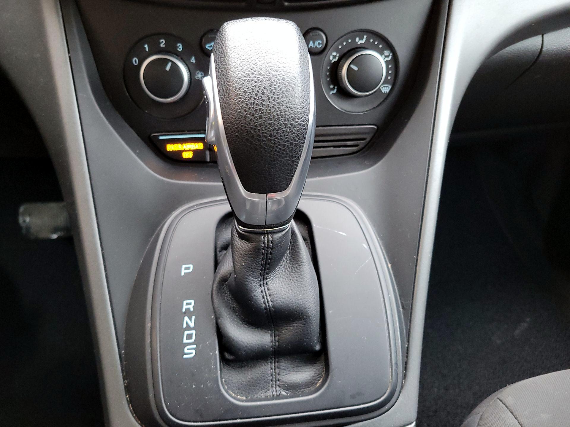 Thumbnail: 2015 Ford Escape - 15