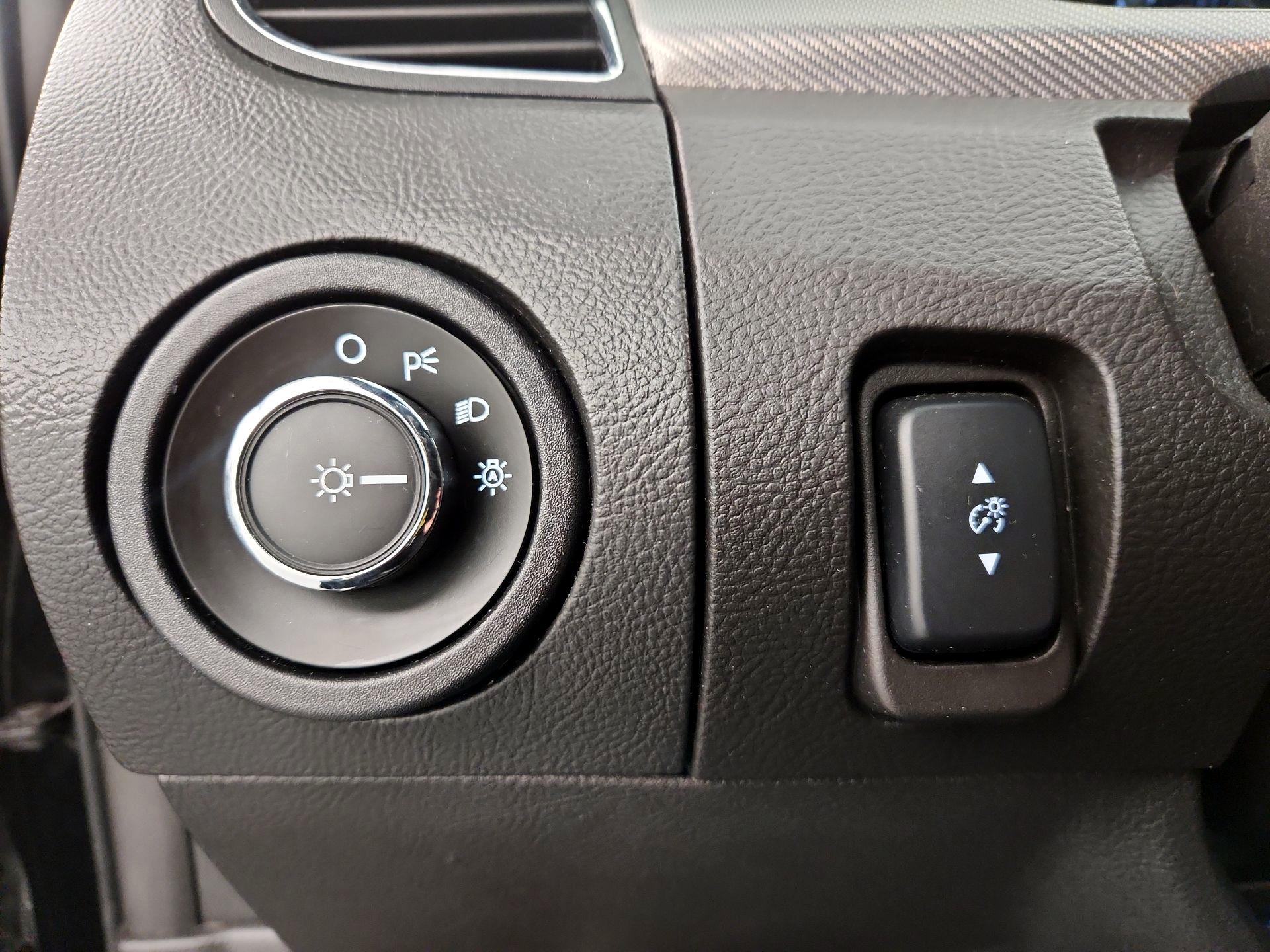 Thumbnail: 2017 Ford Taurus - 13