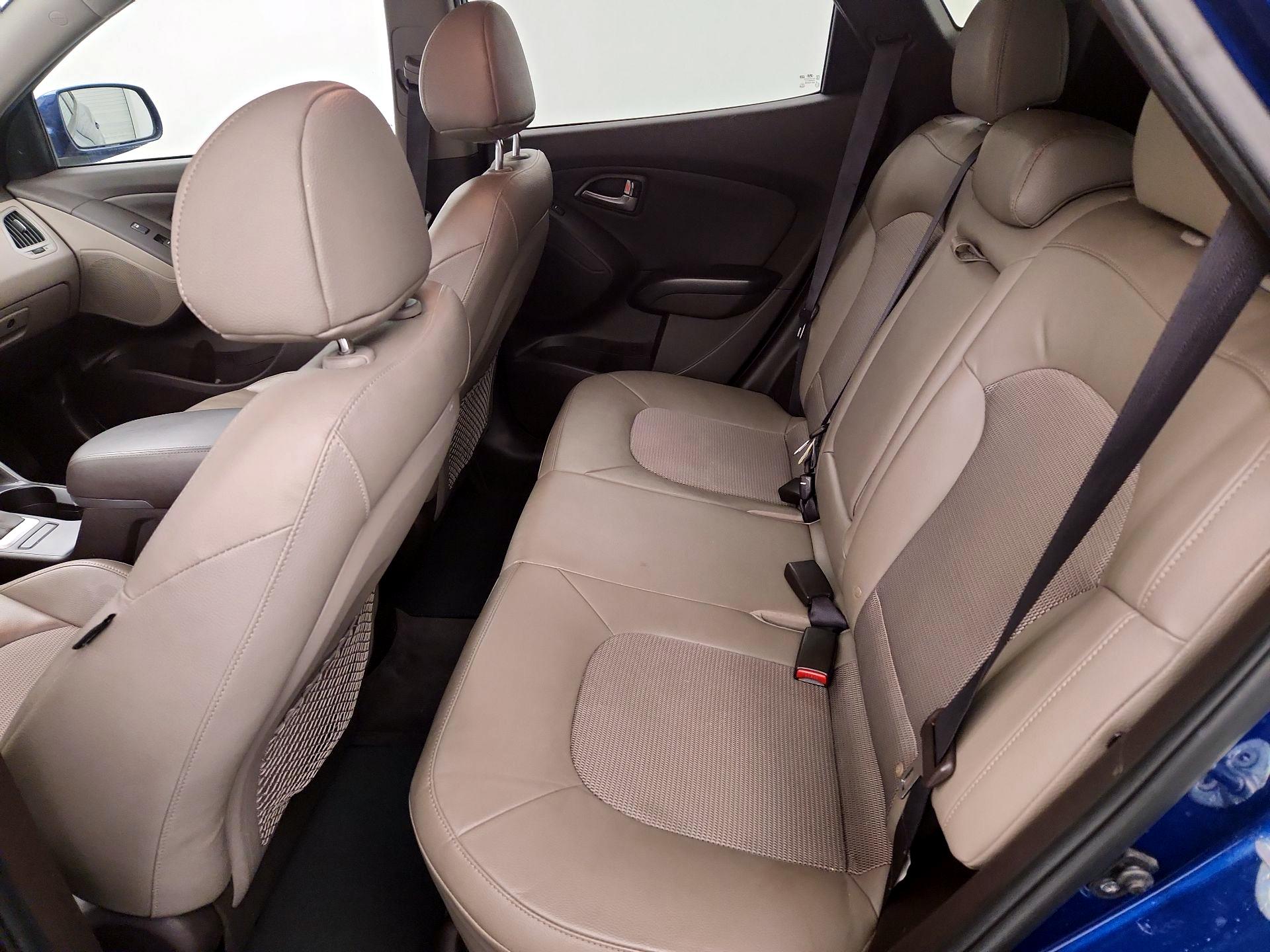 Thumbnail: 2015 Hyundai Tucson - 18