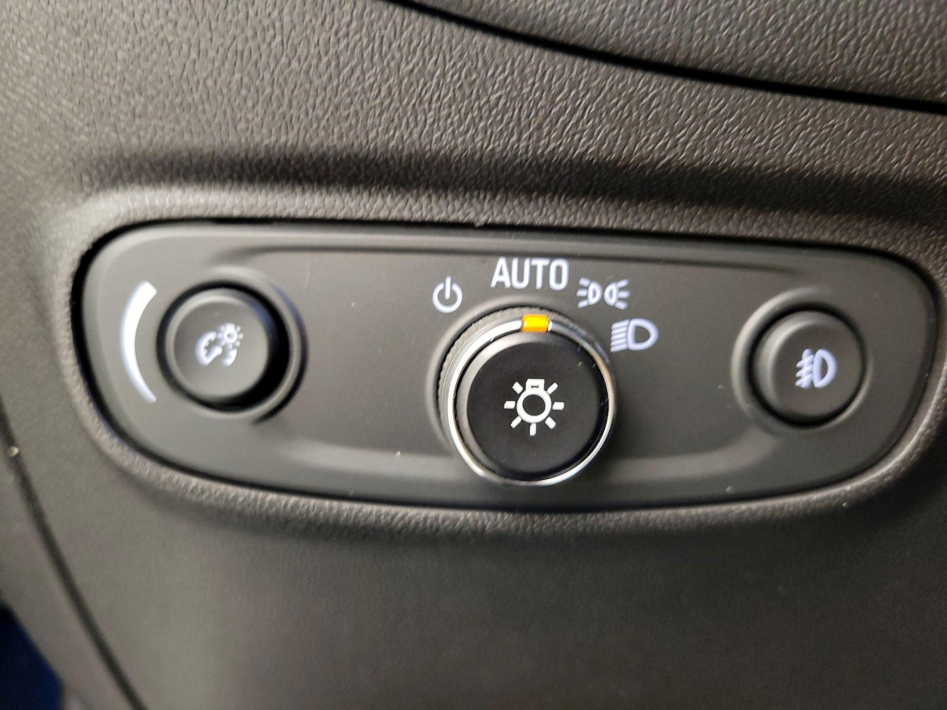 Thumbnail: 2020 Chevrolet Equinox - 13