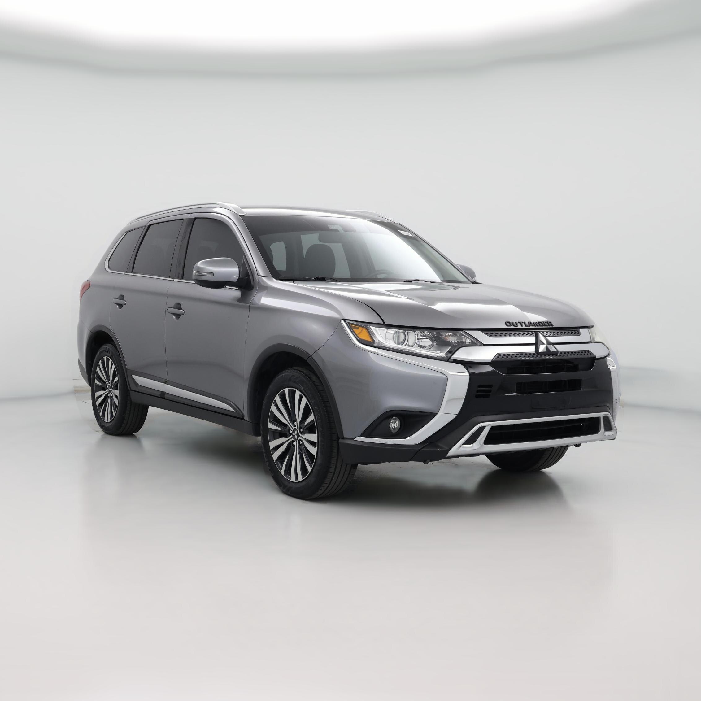 Thumbnail: 2020 Mitsubishi Outlander - 1