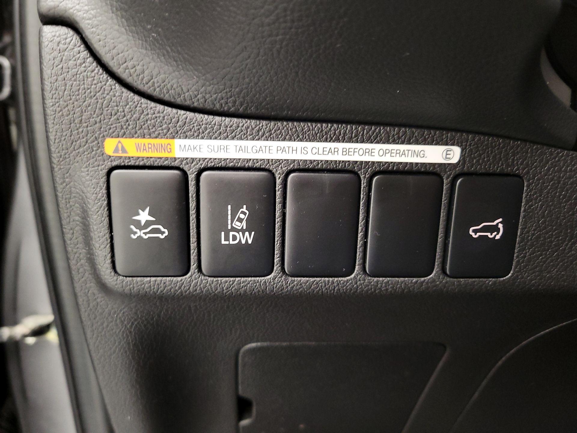 Thumbnail: 2020 Mitsubishi Outlander - 13