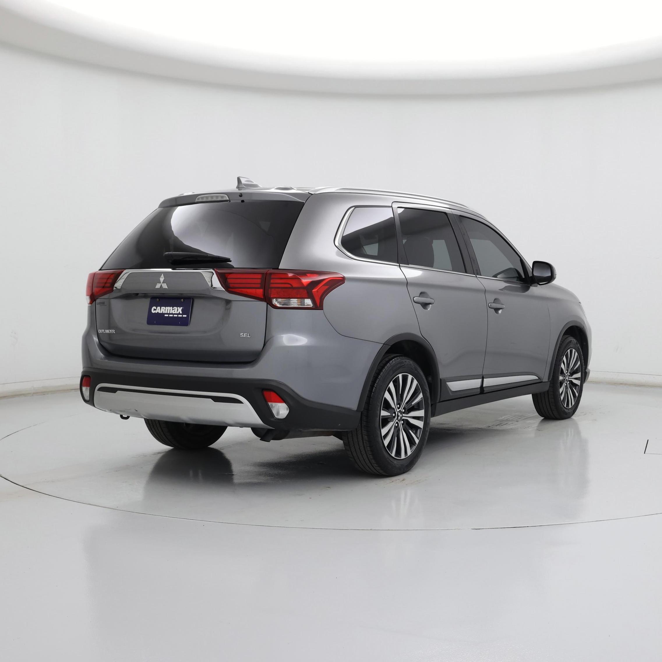 Thumbnail: 2020 Mitsubishi Outlander - 8