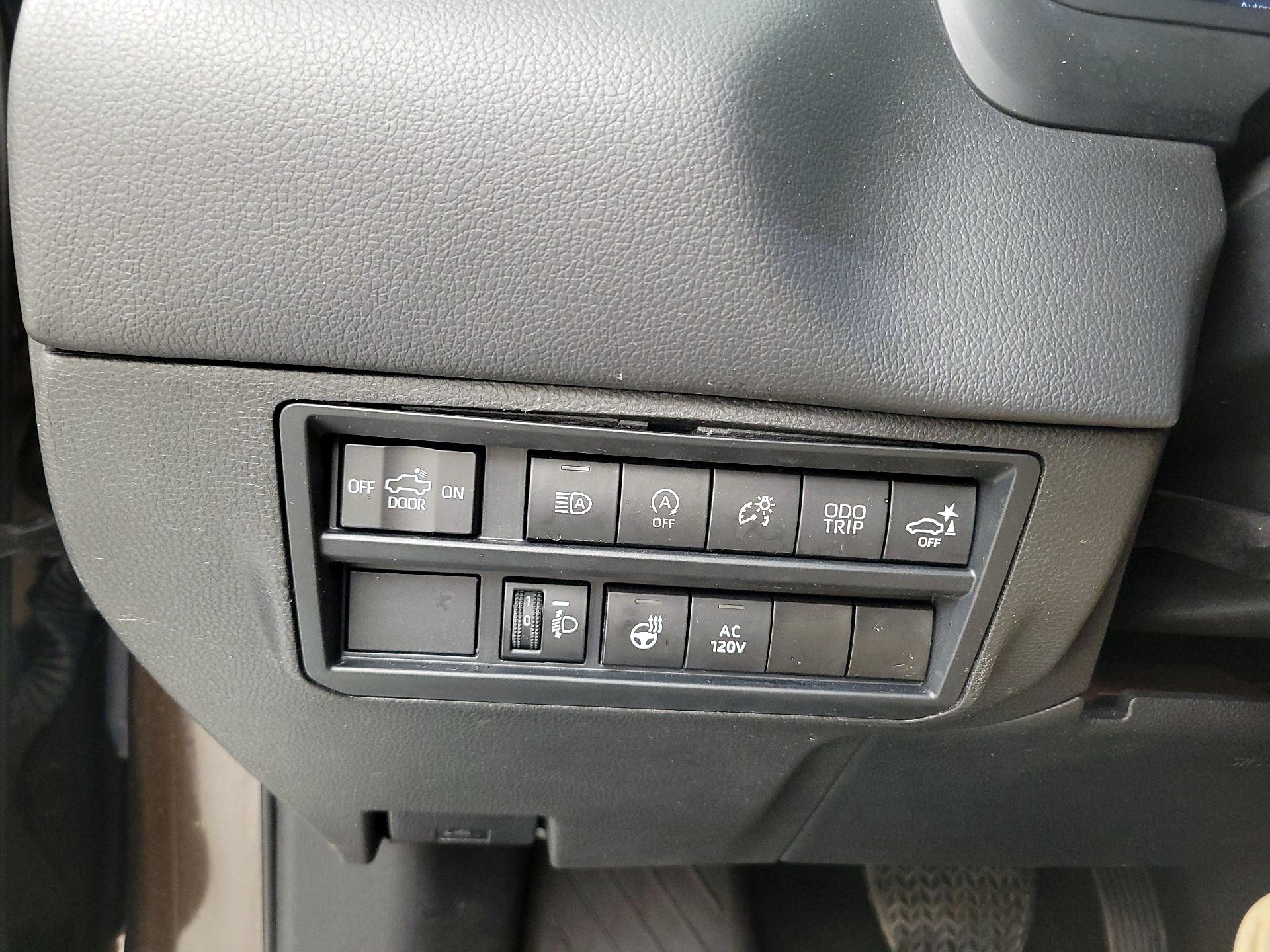 Thumbnail: 2023 Toyota Tundra - 13