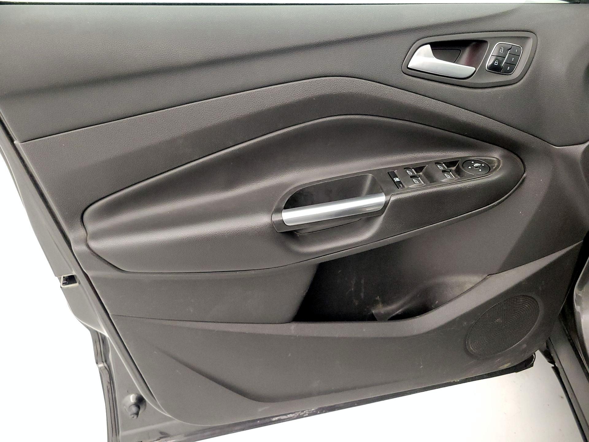 Thumbnail: 2016 Ford Escape - 12