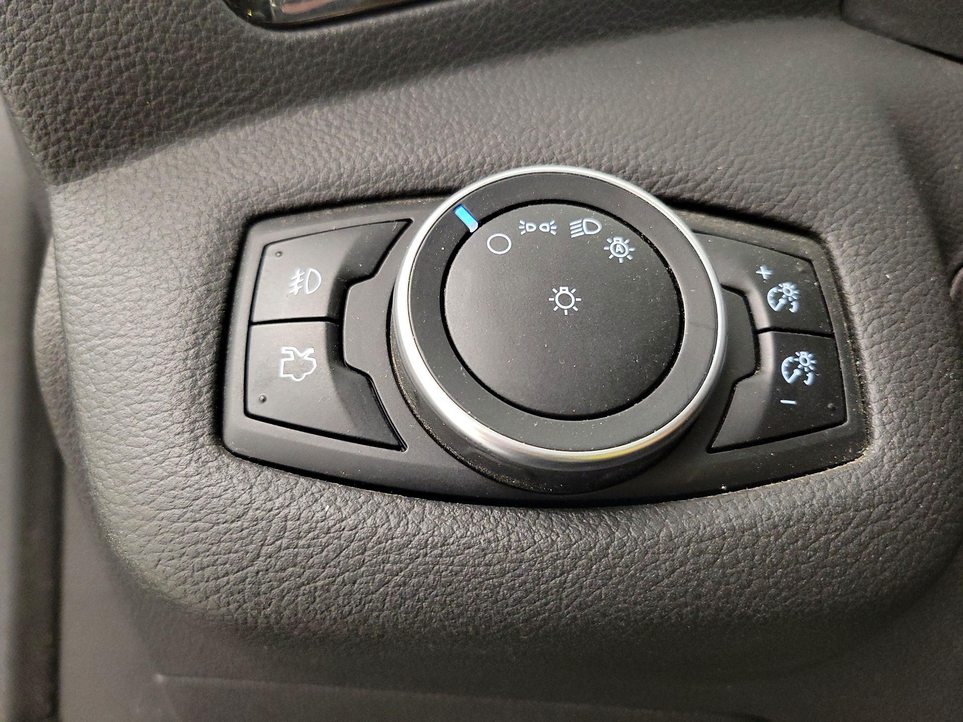 Thumbnail: 2016 Ford Escape - 13