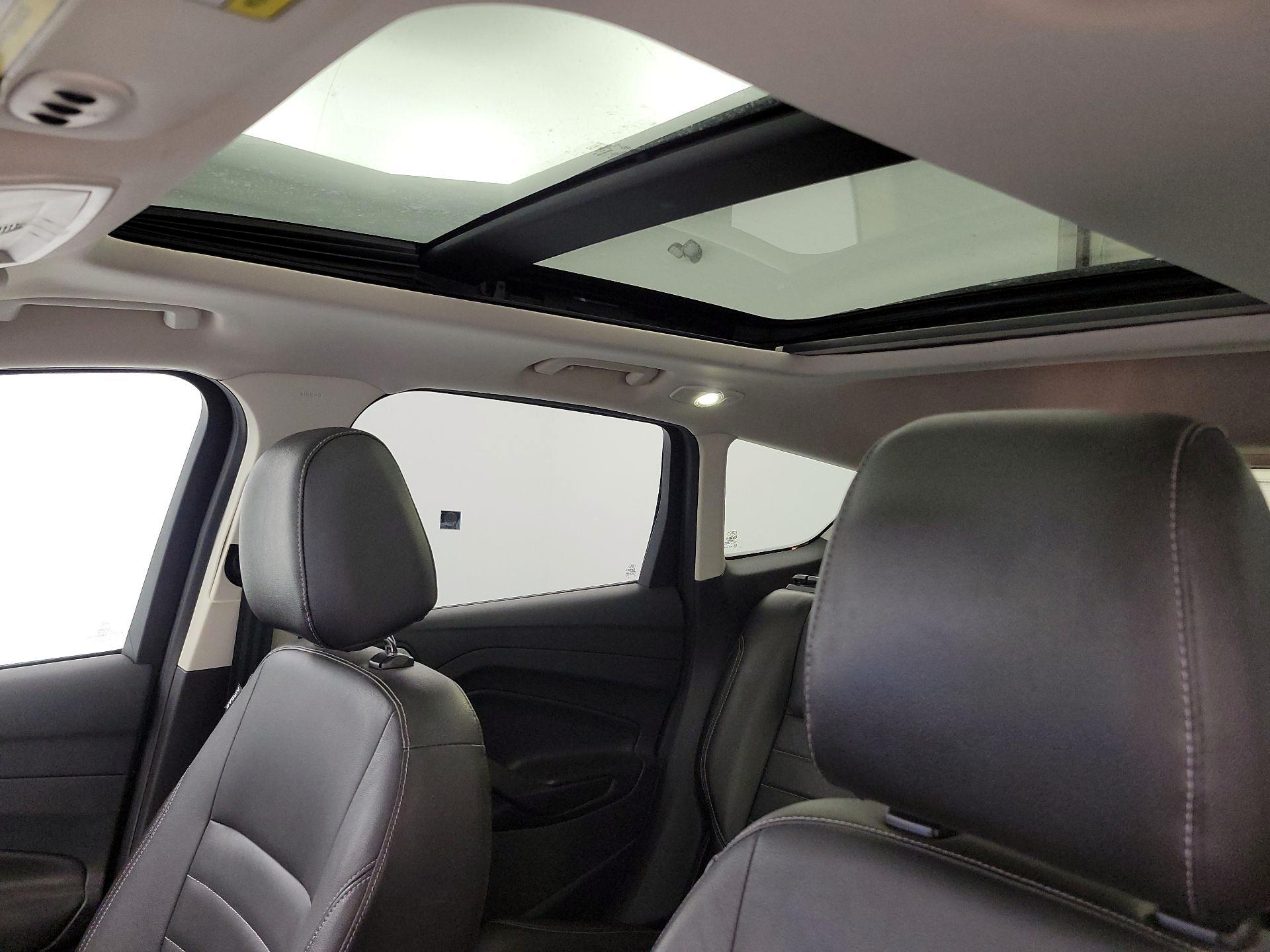 Thumbnail: 2016 Ford Escape - 19