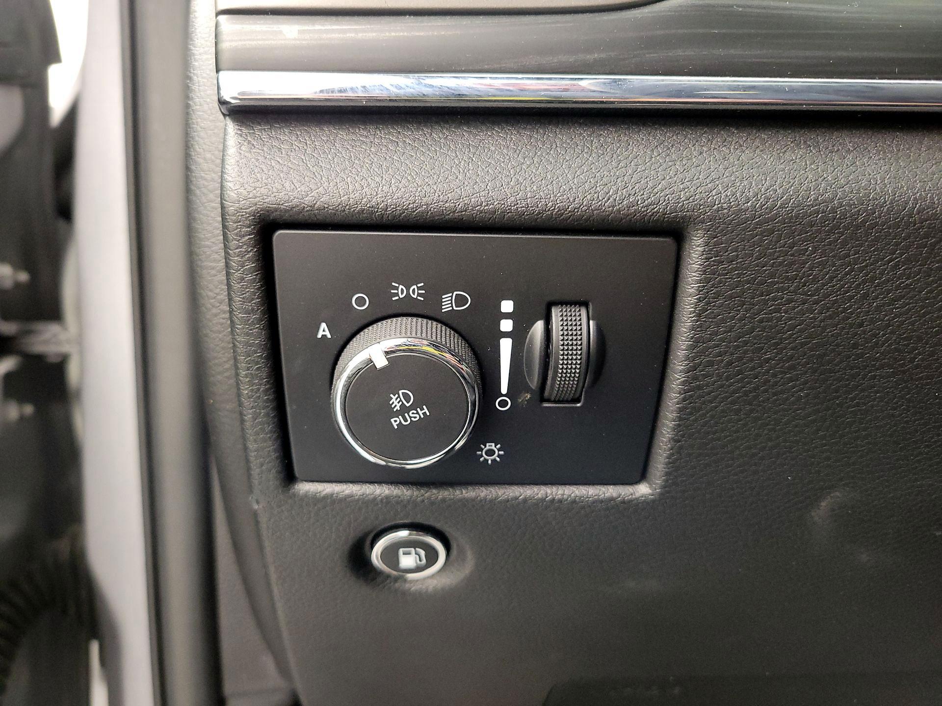 Thumbnail: 2021 Jeep Grand Cherokee - 13