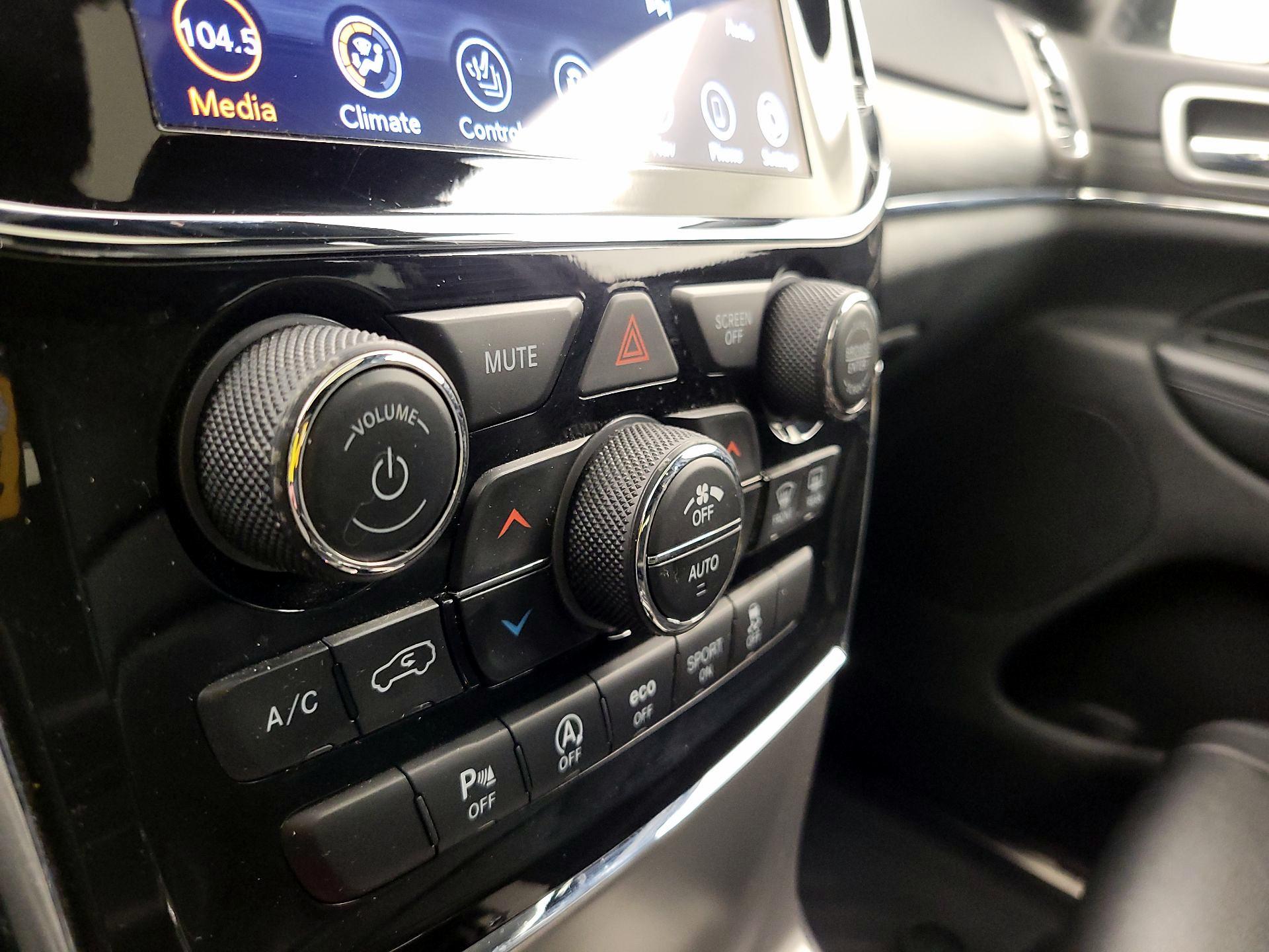 Thumbnail: 2021 Jeep Grand Cherokee - 17