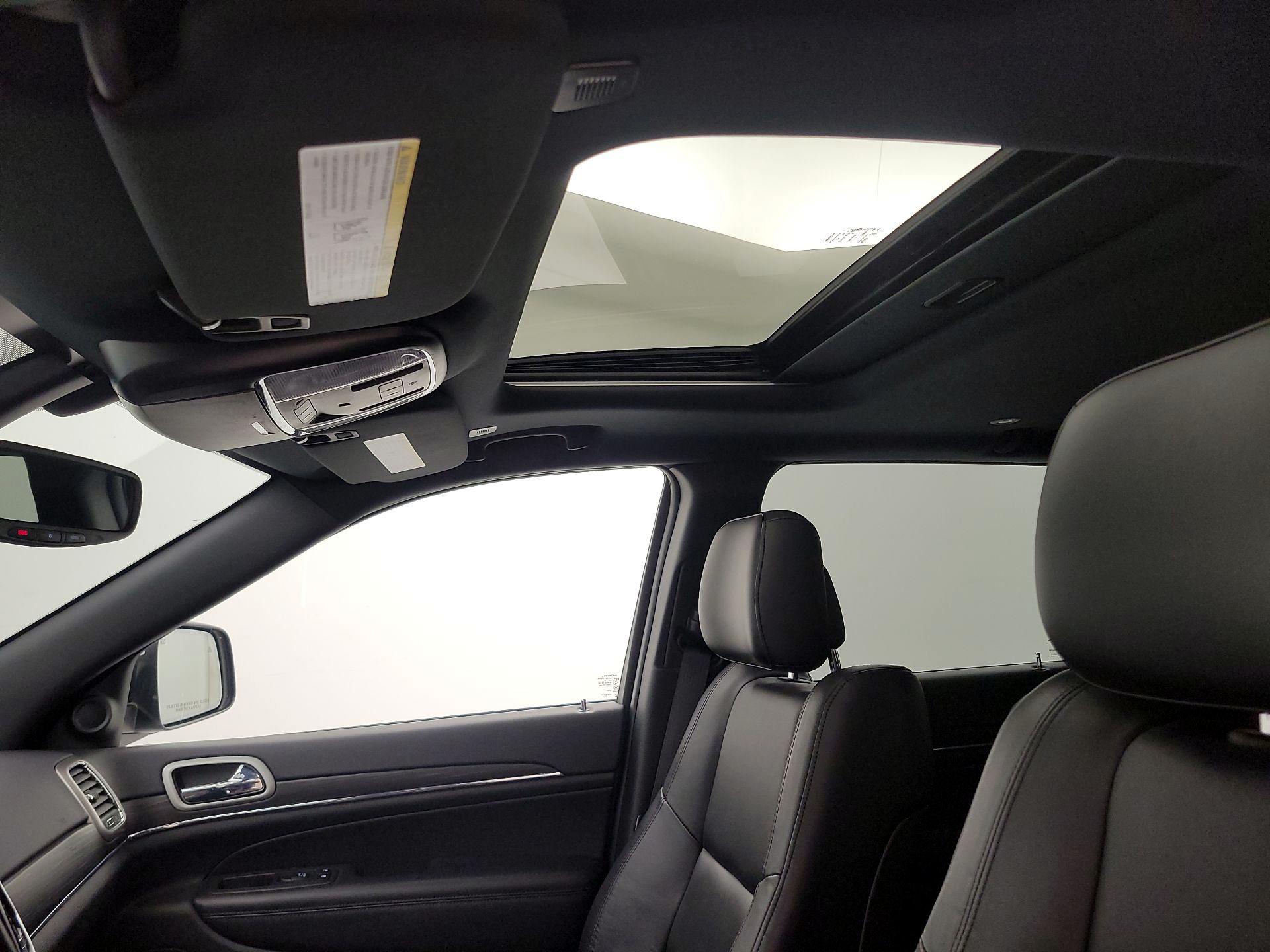 Thumbnail: 2021 Jeep Grand Cherokee - 20