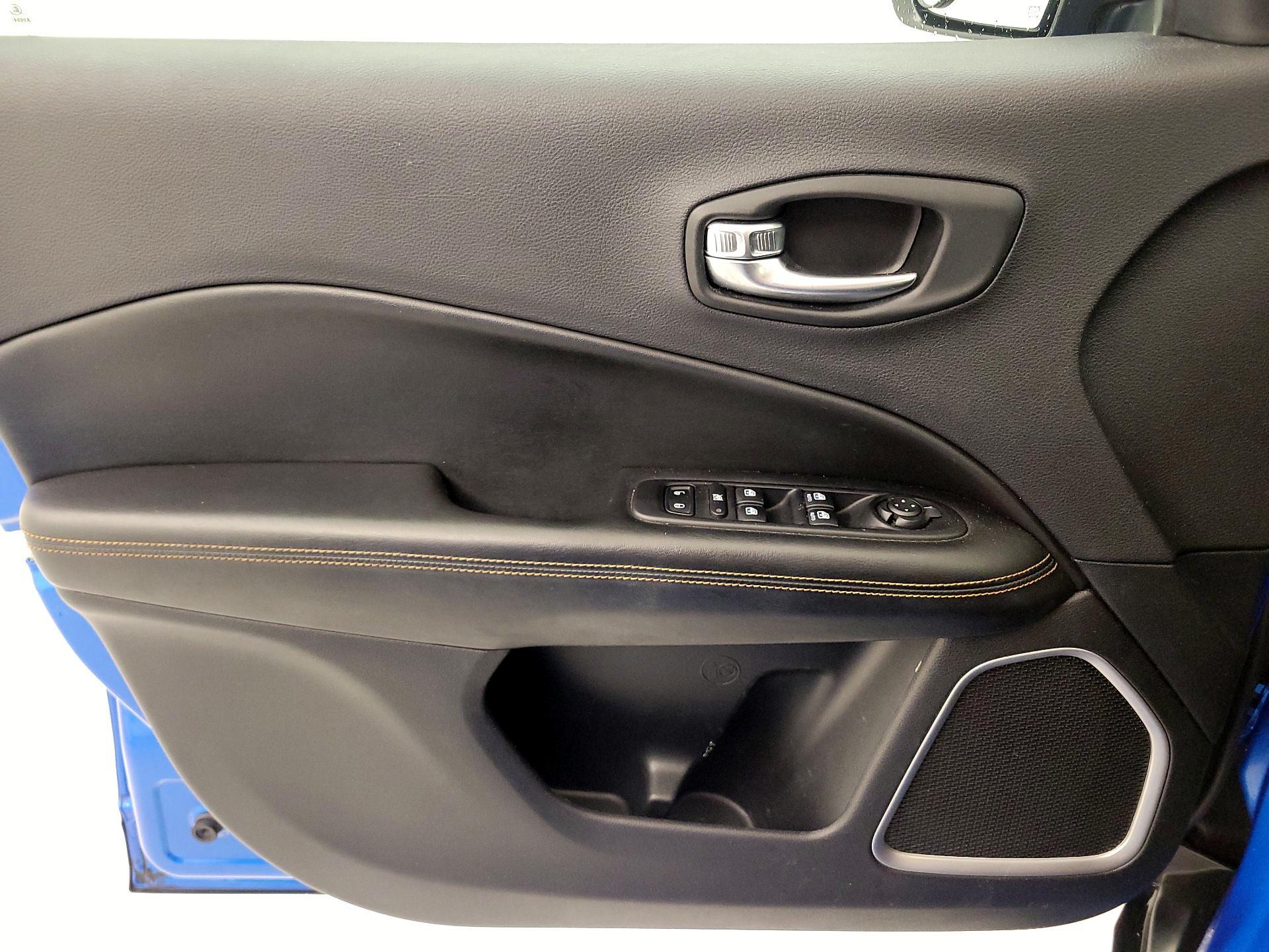 Thumbnail: 2021 Jeep Compass - 12