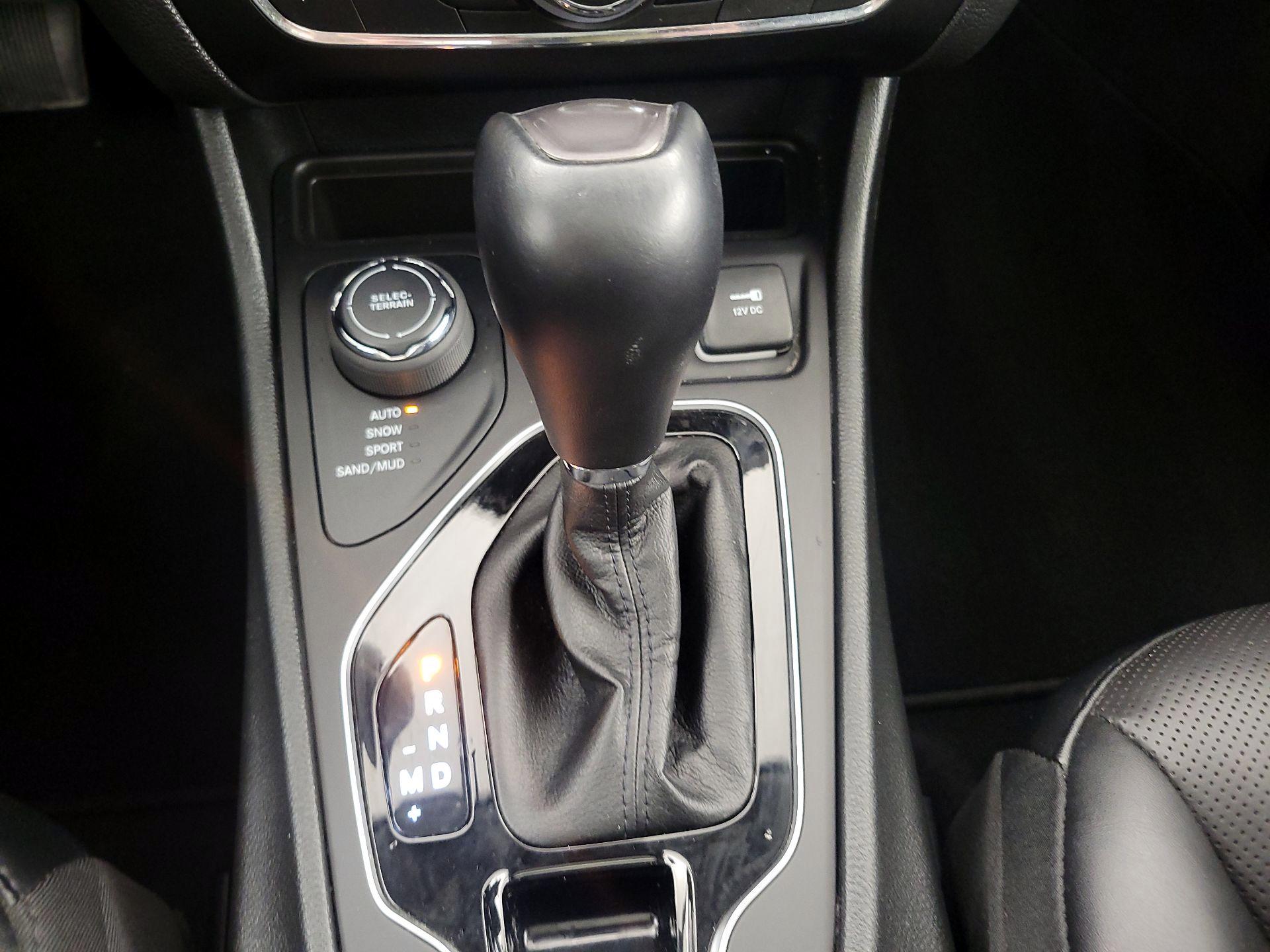 Thumbnail: 2022 Jeep Cherokee - 18