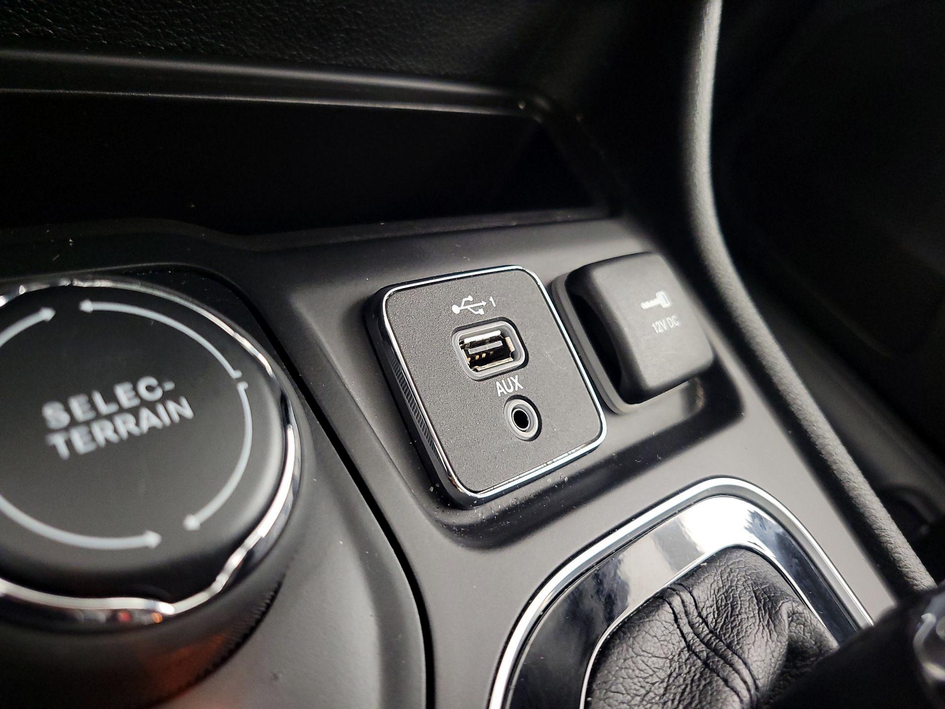 Thumbnail: 2022 Jeep Cherokee - 19