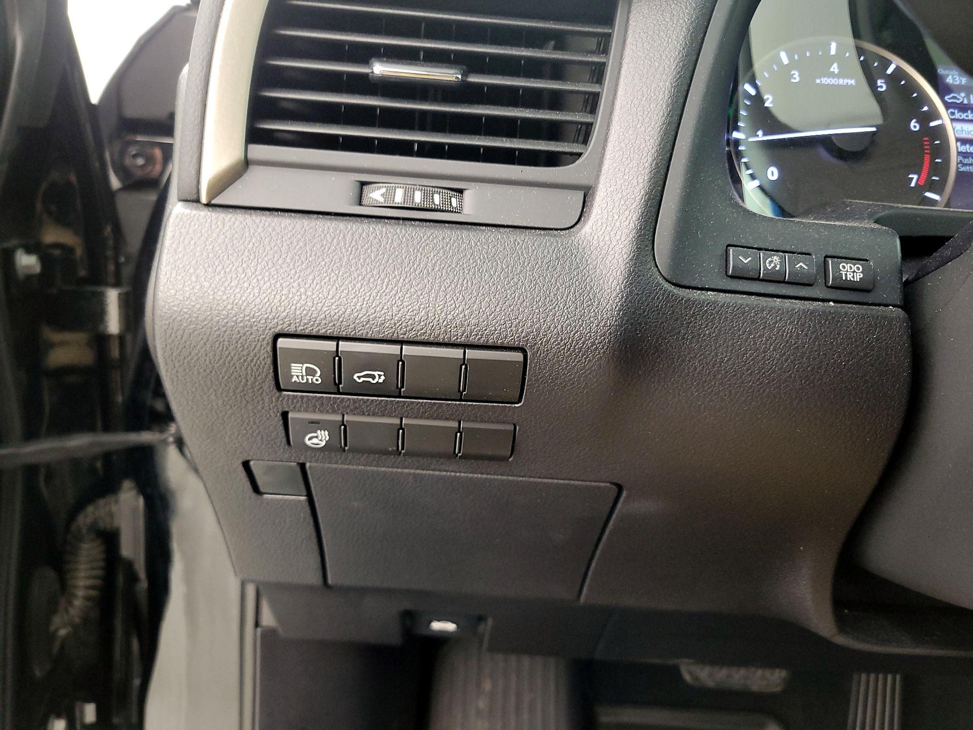 Thumbnail: 2018 Lexus RX - 13