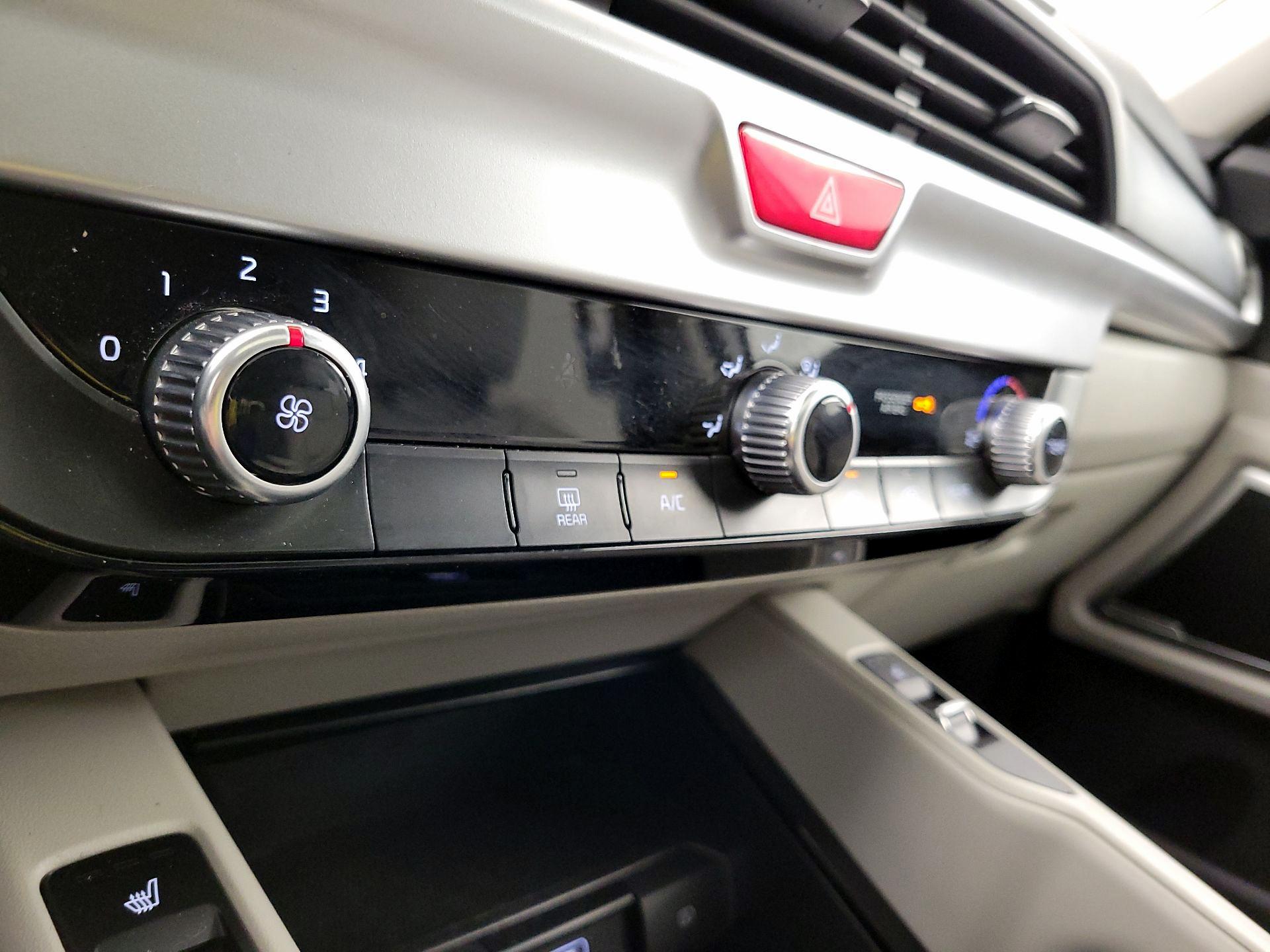 Thumbnail: 2021 Kia Telluride - 16