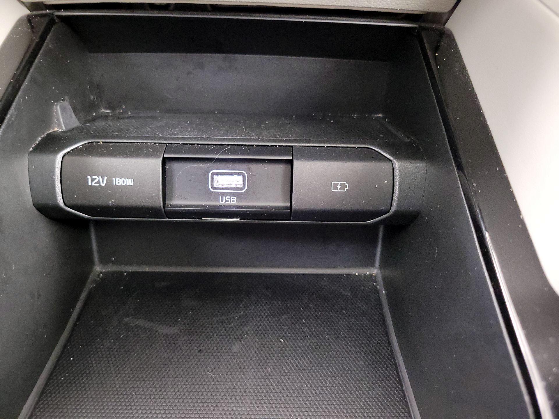 Thumbnail: 2021 Kia Telluride - 18