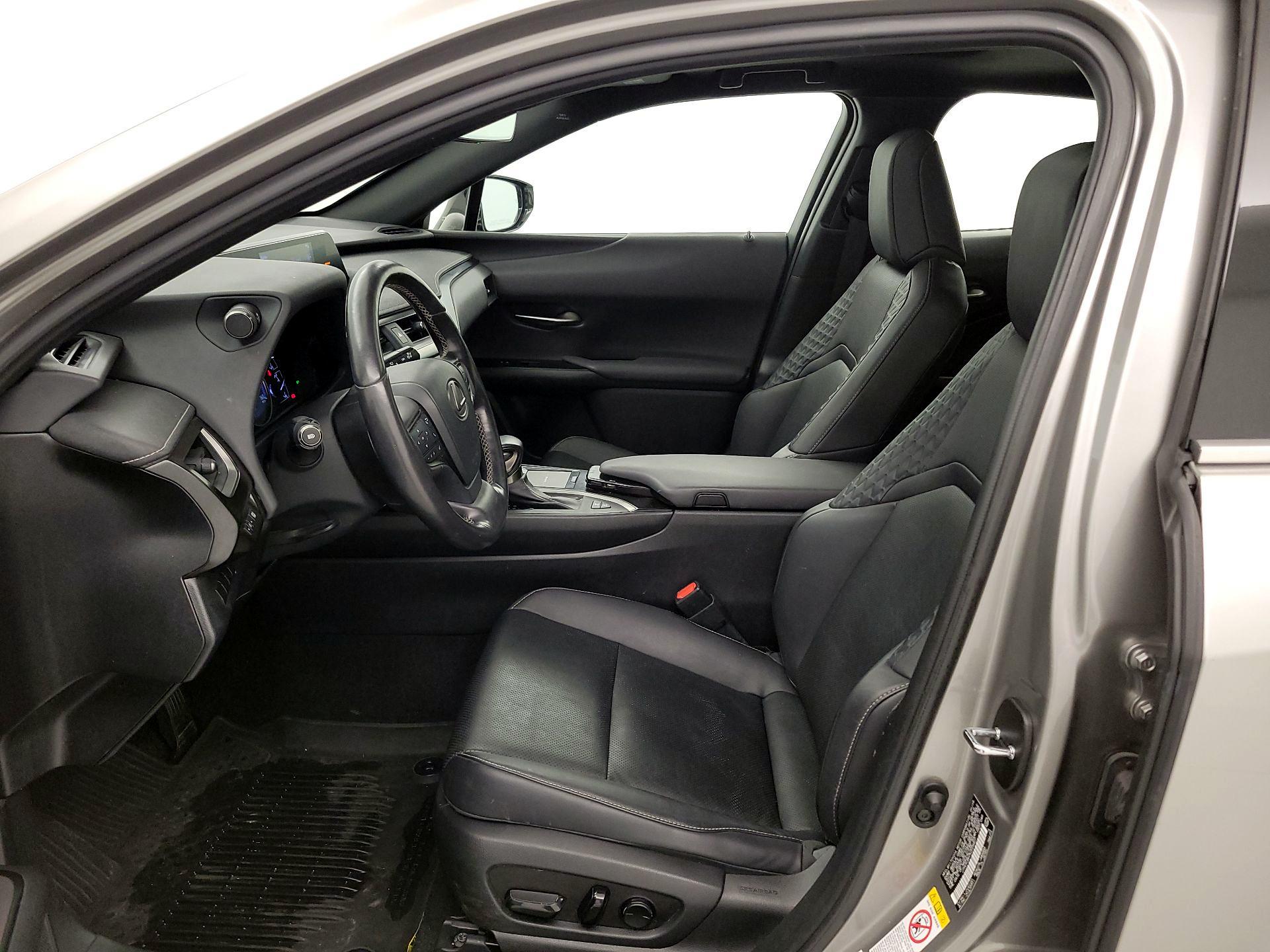 Thumbnail: 2019 Lexus UX - 11