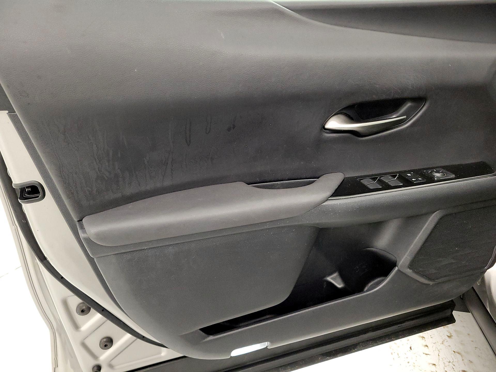 Thumbnail: 2019 Lexus UX - 12