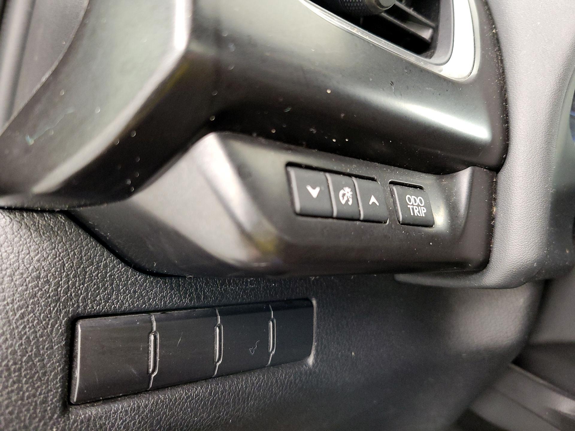 Thumbnail: 2019 Lexus UX - 13