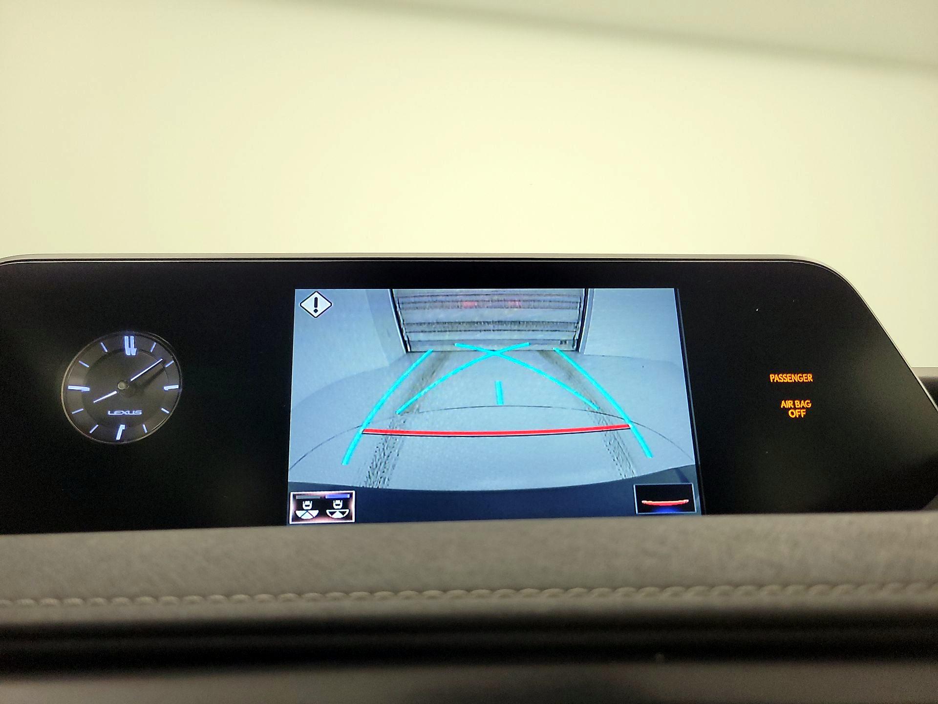 Thumbnail: 2019 Lexus UX - 14