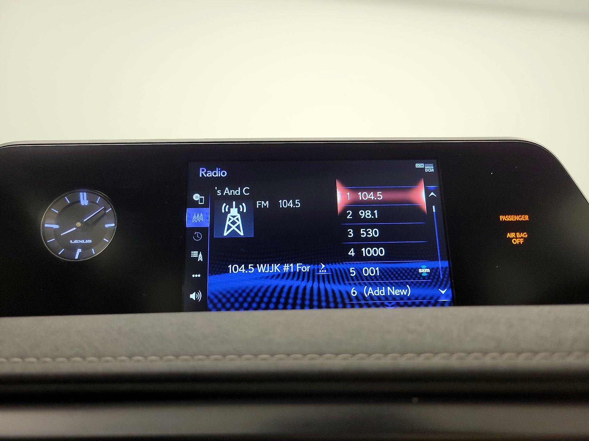 Thumbnail: 2019 Lexus UX - 15