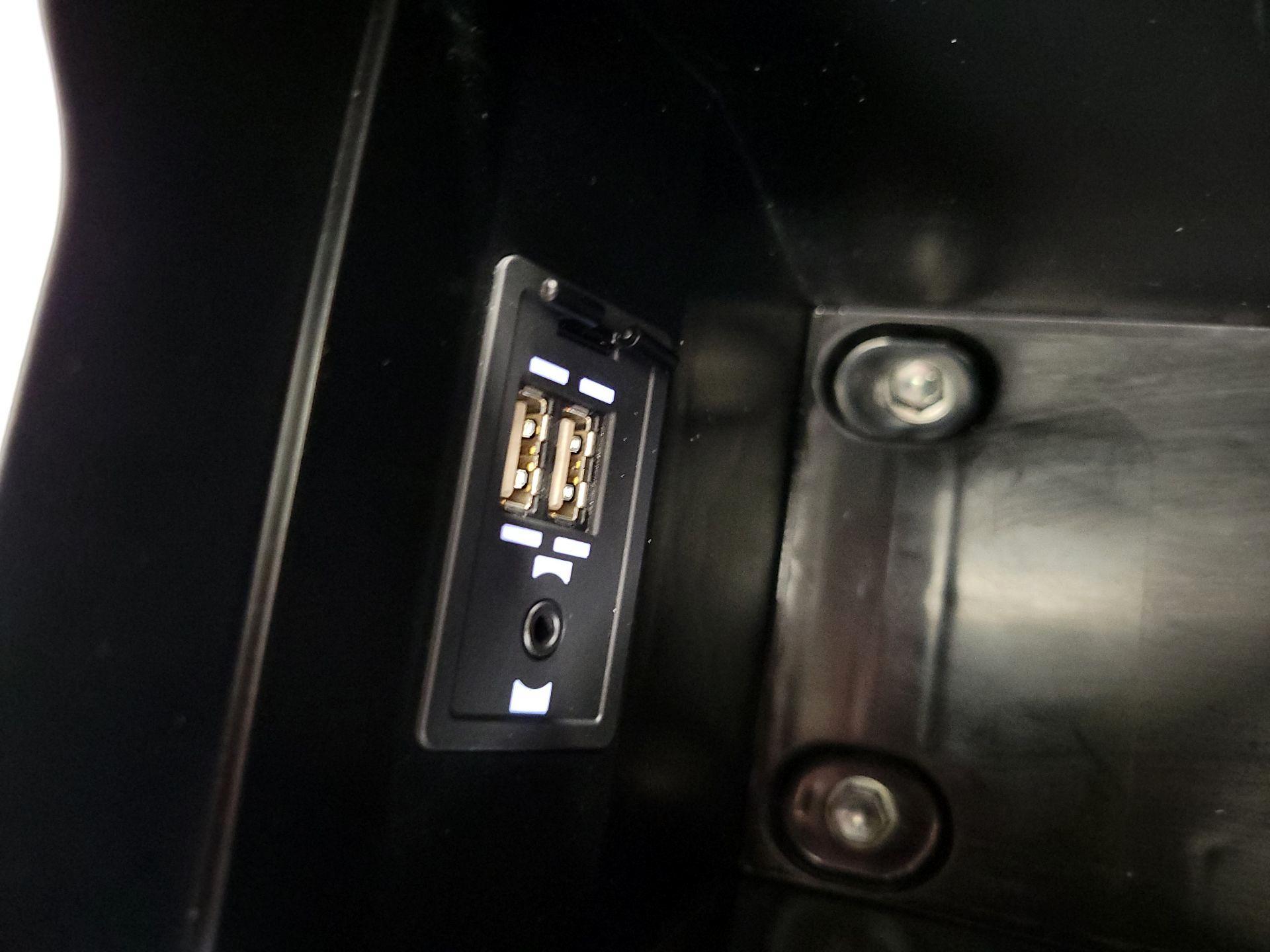 Thumbnail: 2019 Lexus UX - 18