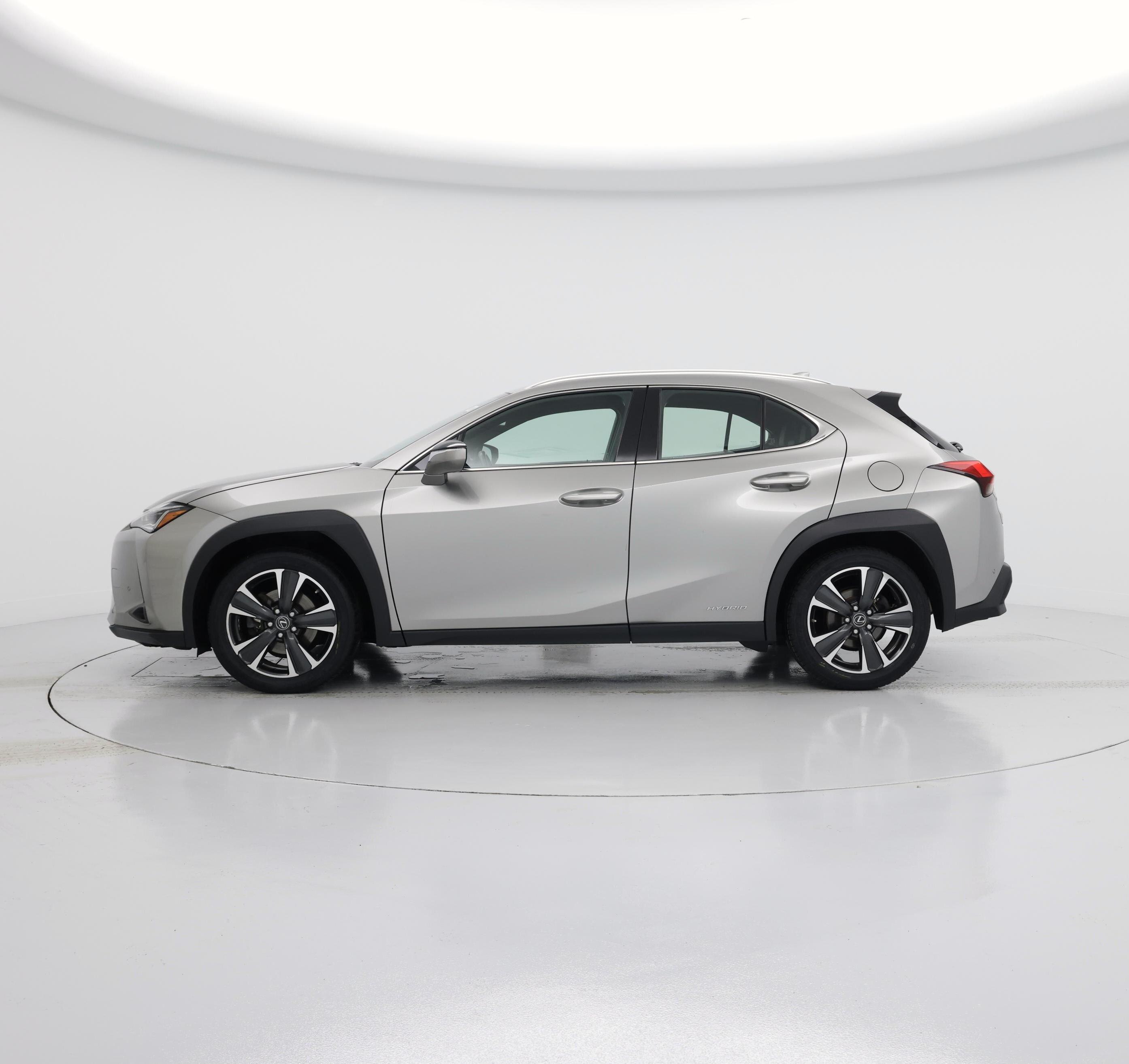 Thumbnail: 2019 Lexus UX - 3