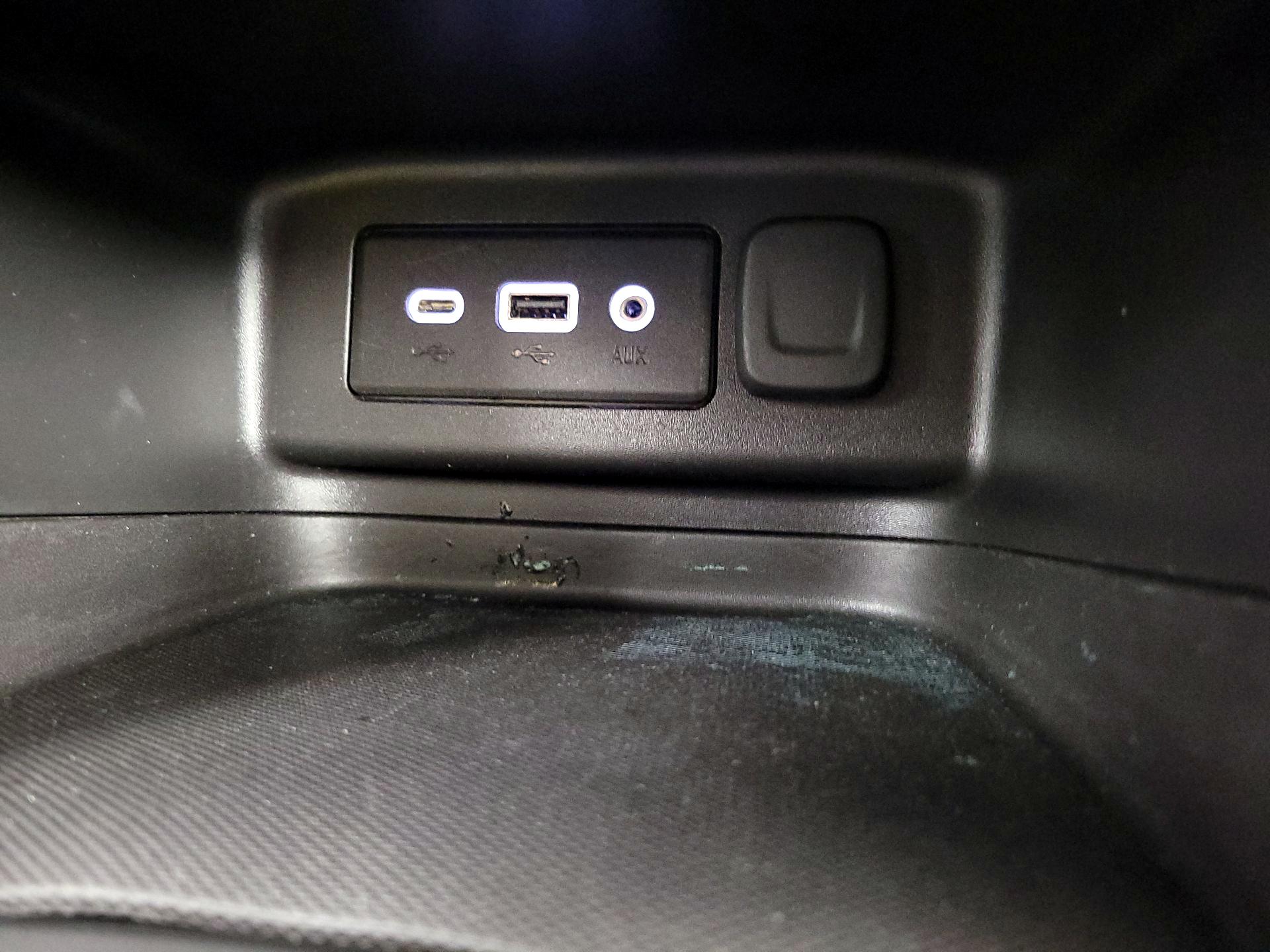 Thumbnail: 2022 Chevrolet Equinox - 18