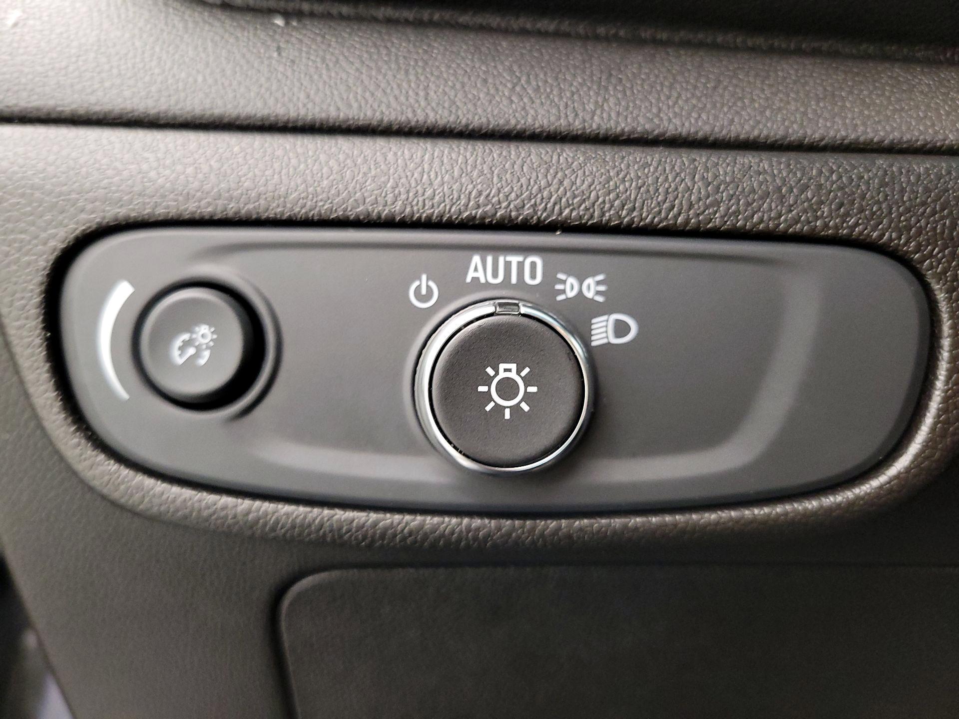 Thumbnail: 2022 Chevrolet Bolt EV - 13