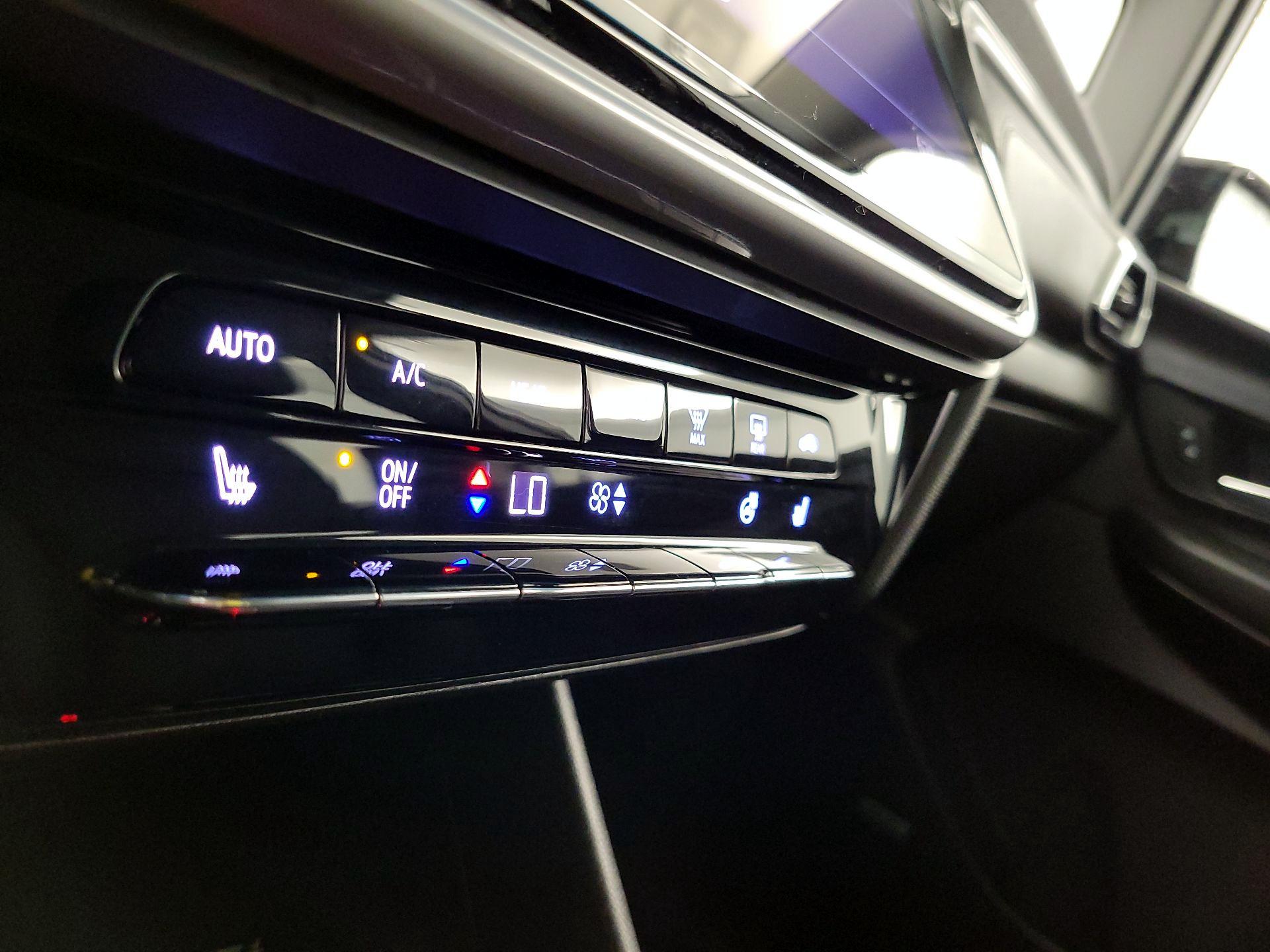 Thumbnail: 2022 Chevrolet Bolt EV - 16