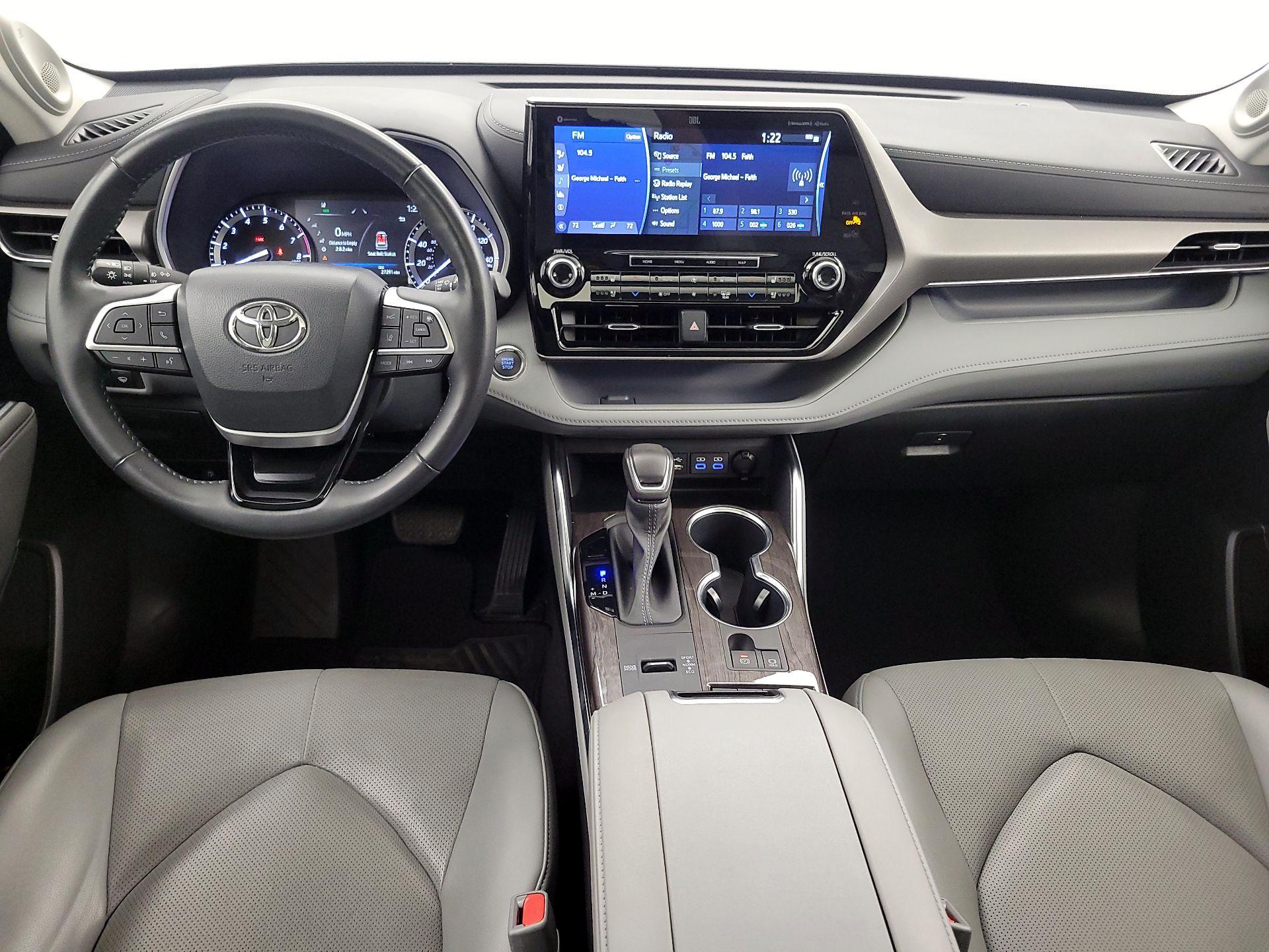 Thumbnail: 2022 Toyota Highlander - 9