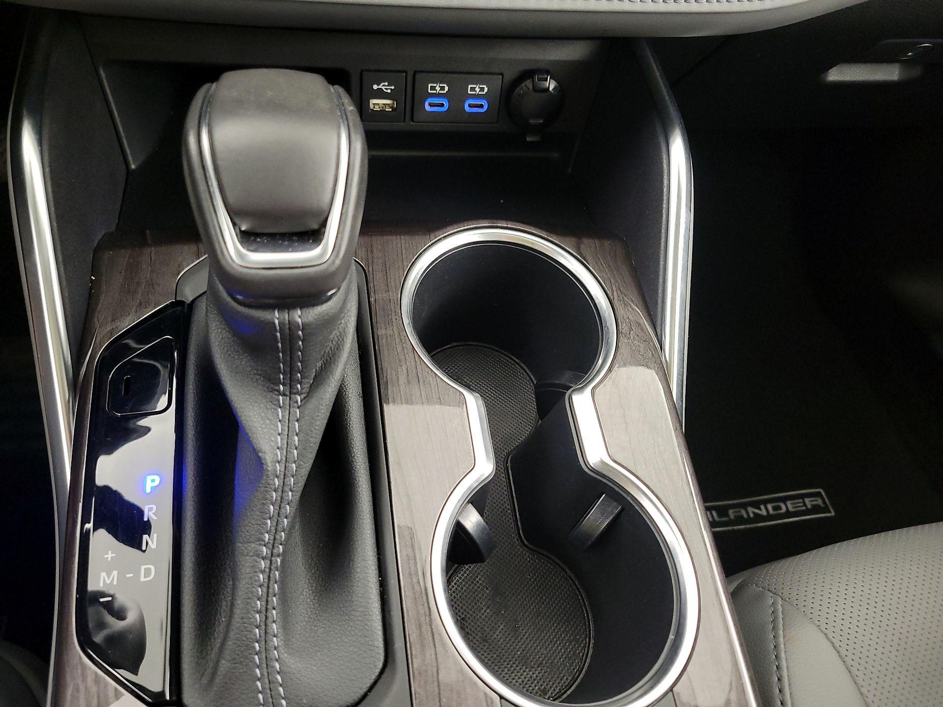 Thumbnail: 2022 Toyota Highlander - 18