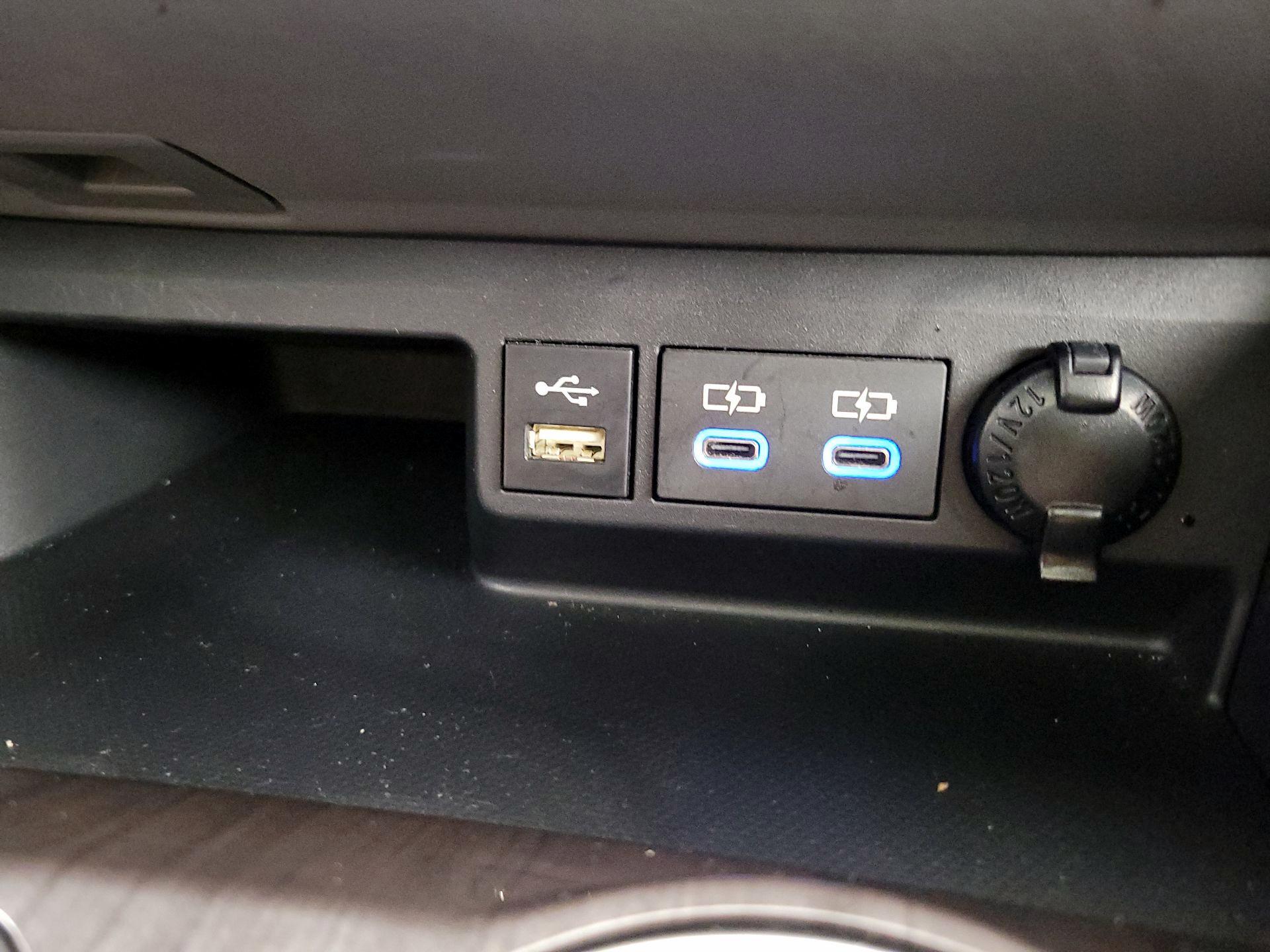 Thumbnail: 2022 Toyota Highlander - 19