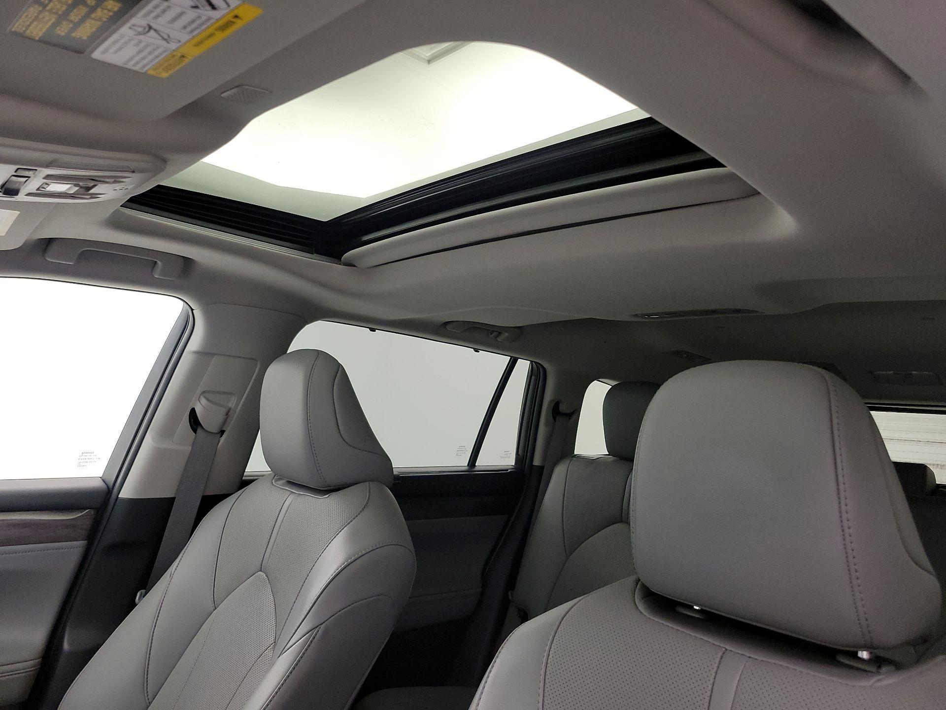 Thumbnail: 2022 Toyota Highlander - 20