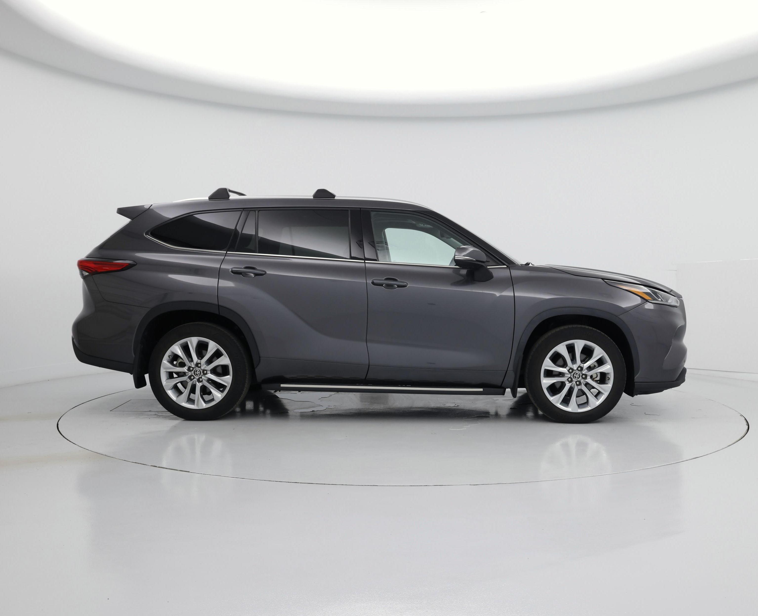 Thumbnail: 2022 Toyota Highlander - 7