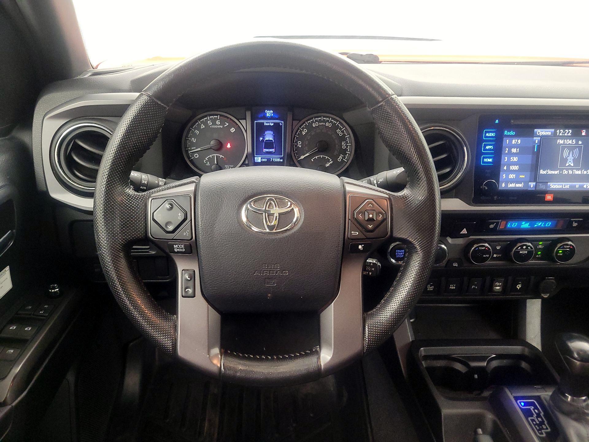 Thumbnail: 2016 Toyota Tacoma - 10