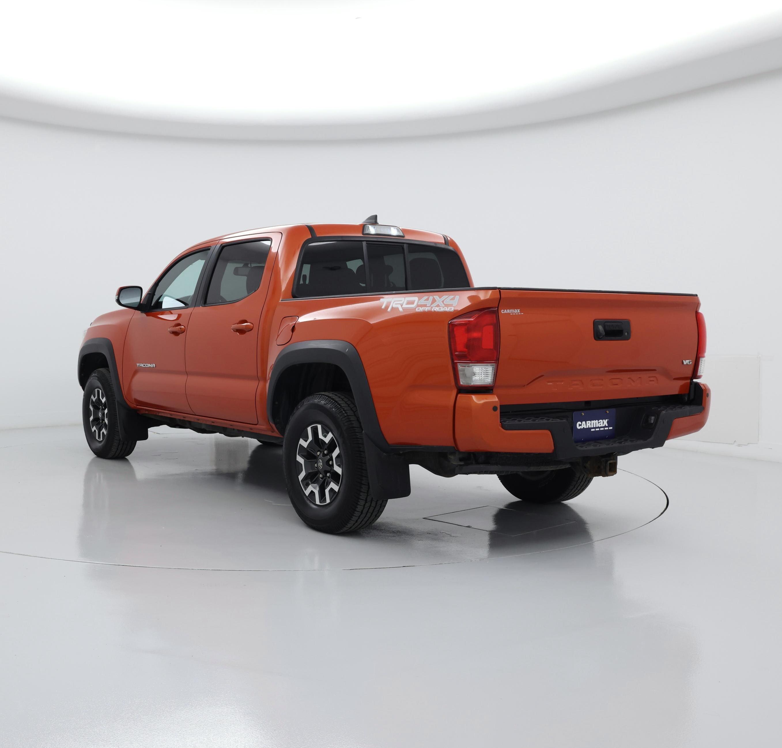 Thumbnail: 2016 Toyota Tacoma - 2