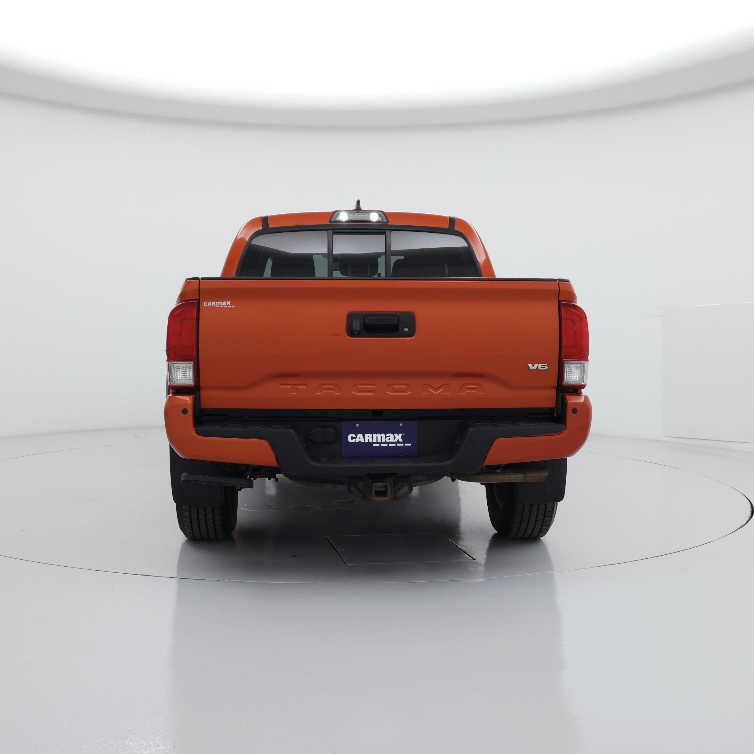 Thumbnail: 2016 Toyota Tacoma - 6