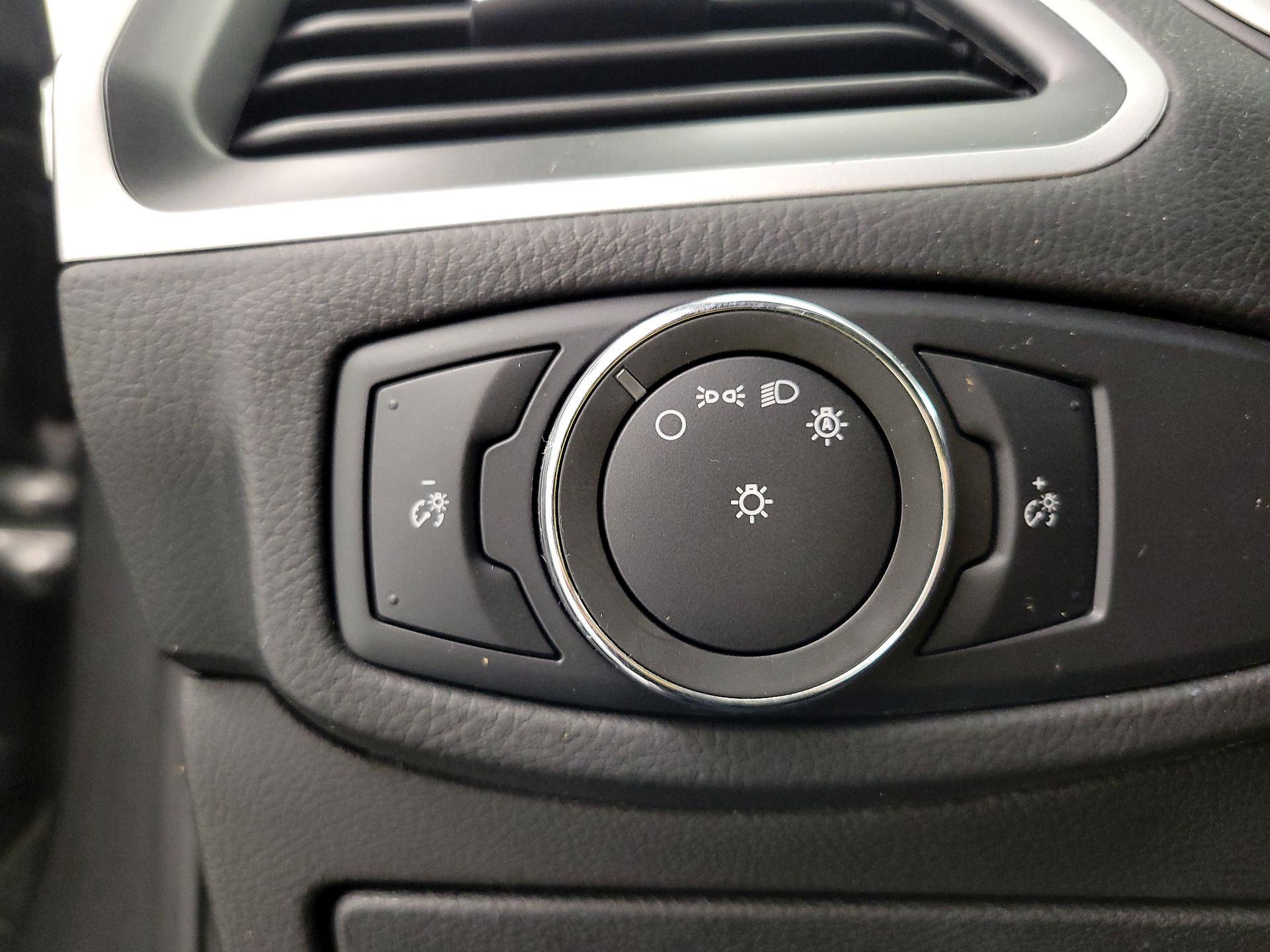 Thumbnail: 2017 Ford Edge - 13