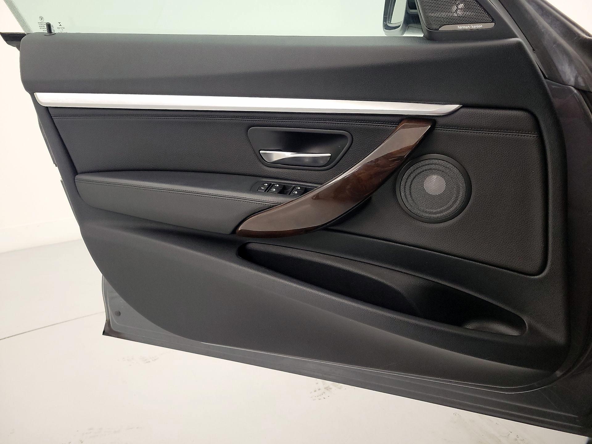 Thumbnail: 2016 BMW 3 Series - 12