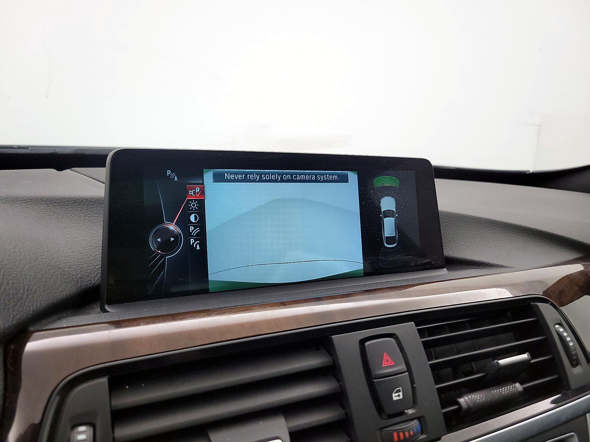 Thumbnail: 2016 BMW 3 Series - 15