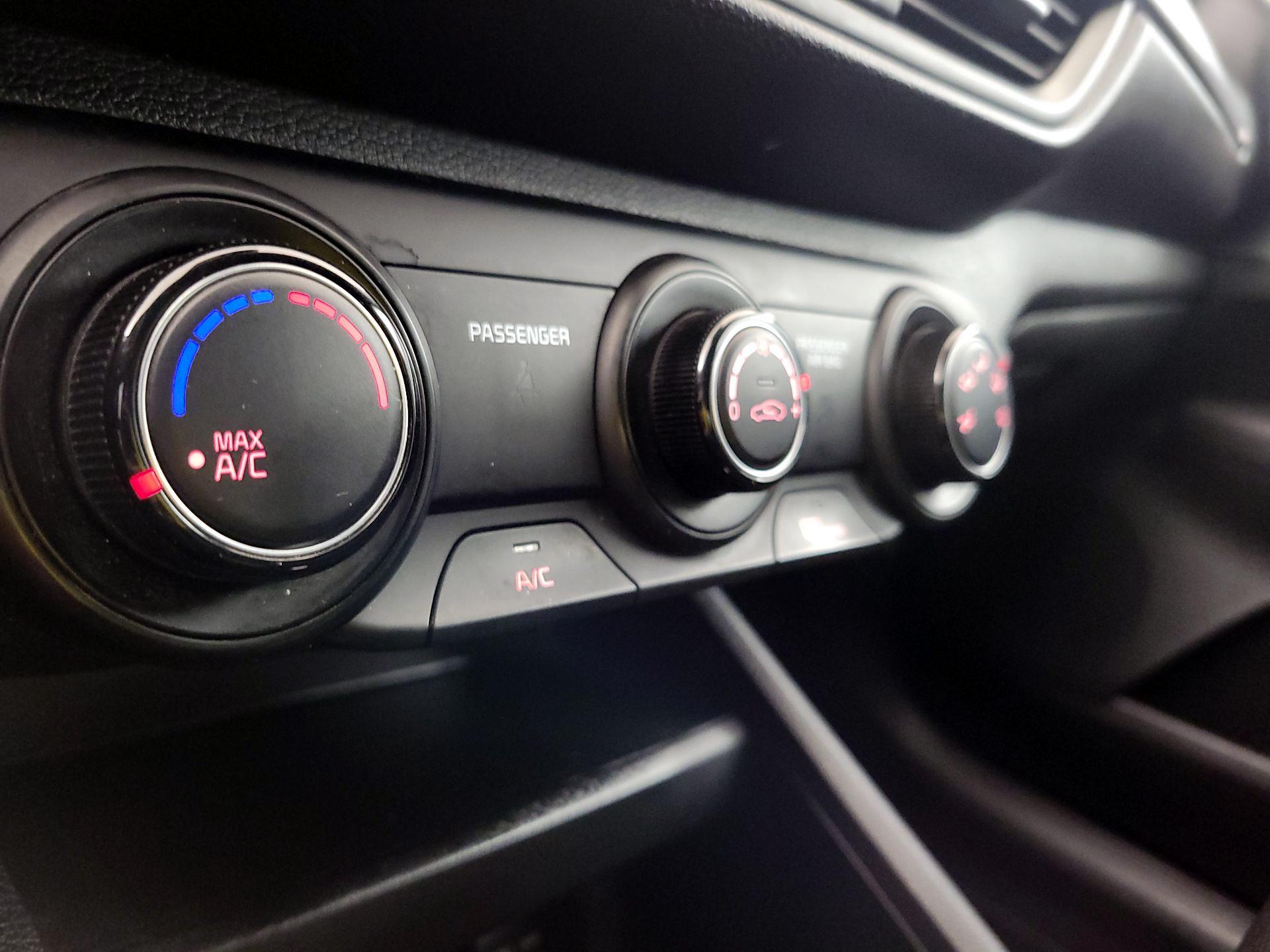 Thumbnail: 2021 Kia Forte - 16