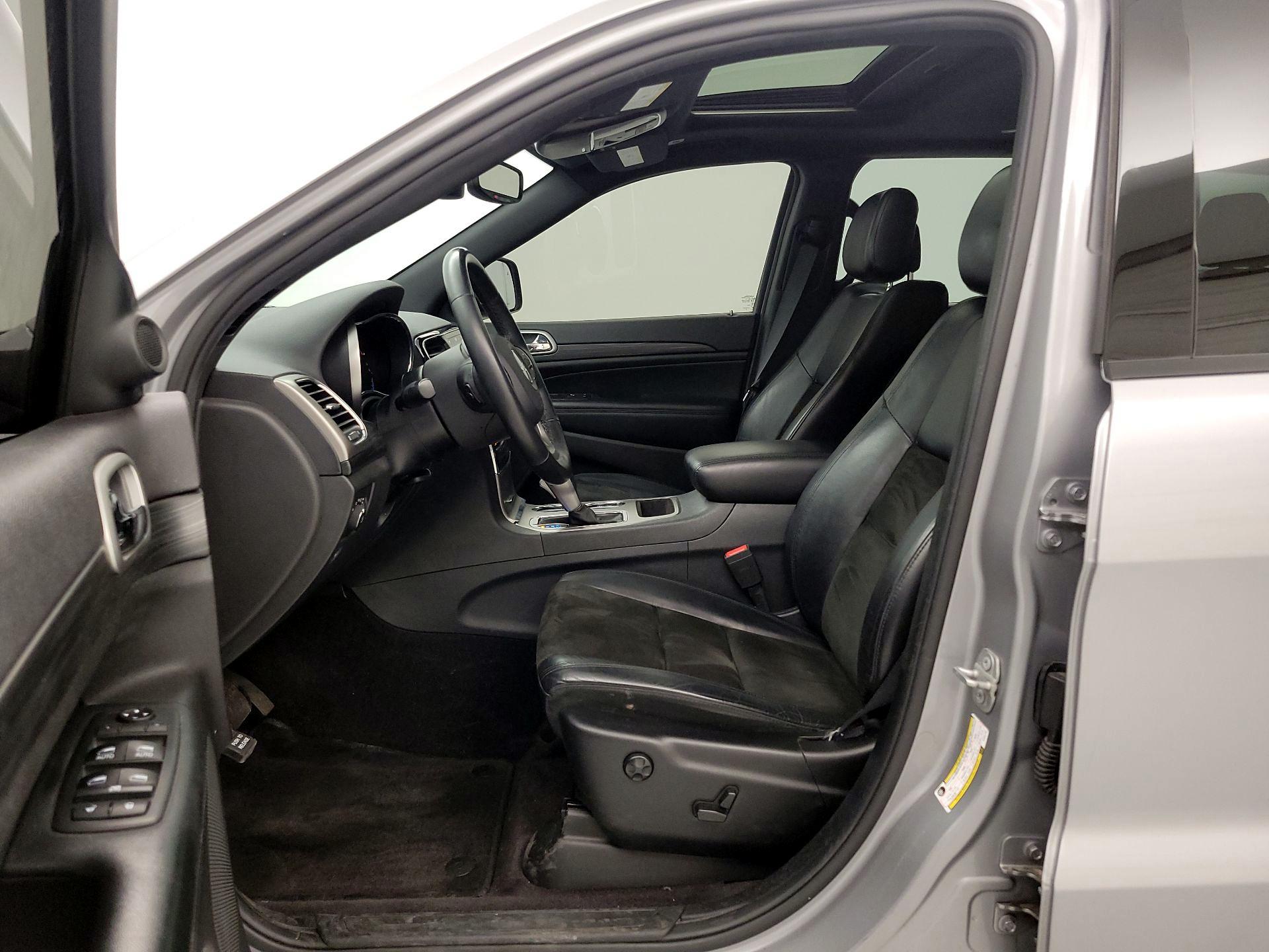 Thumbnail: 2019 Jeep Grand Cherokee - 11