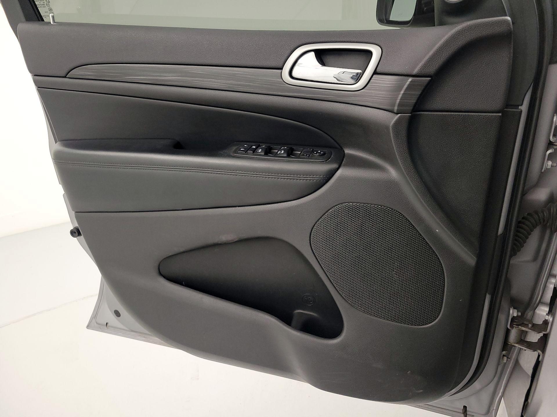 Thumbnail: 2019 Jeep Grand Cherokee - 12