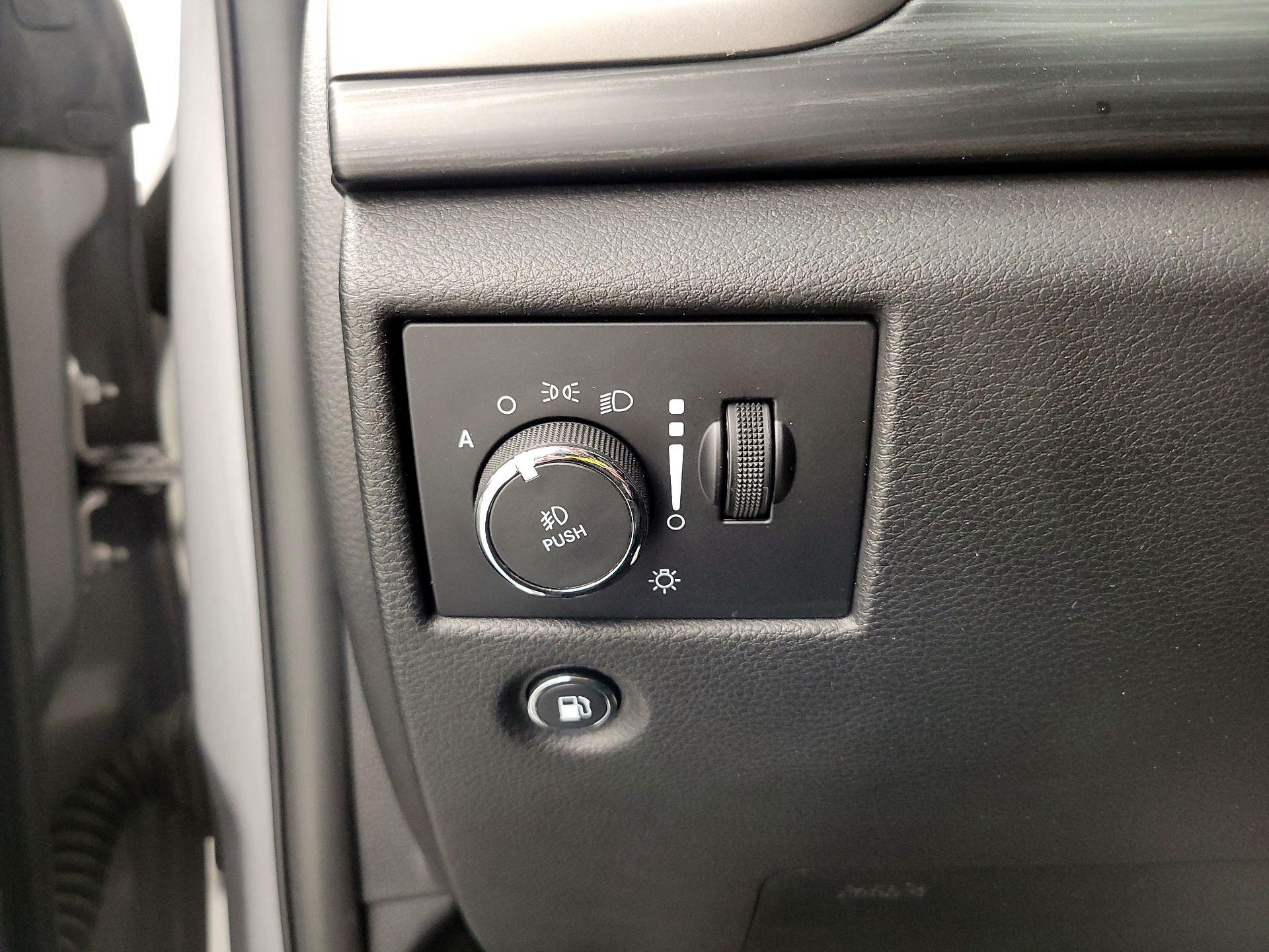 Thumbnail: 2019 Jeep Grand Cherokee - 13