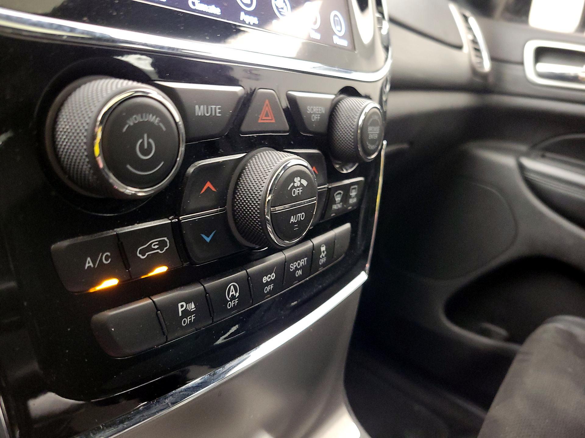 Thumbnail: 2019 Jeep Grand Cherokee - 17