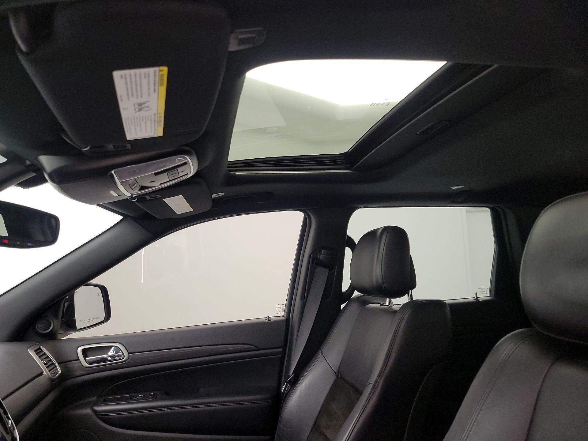 Thumbnail: 2019 Jeep Grand Cherokee - 20