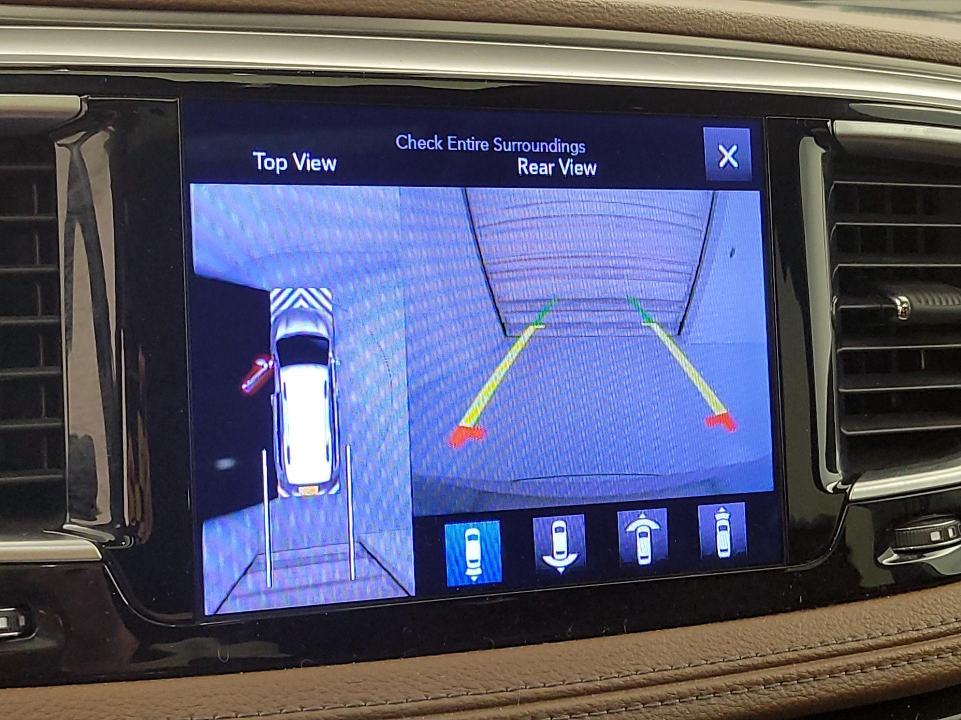 Thumbnail: 2017 Chrysler Pacifica - 15