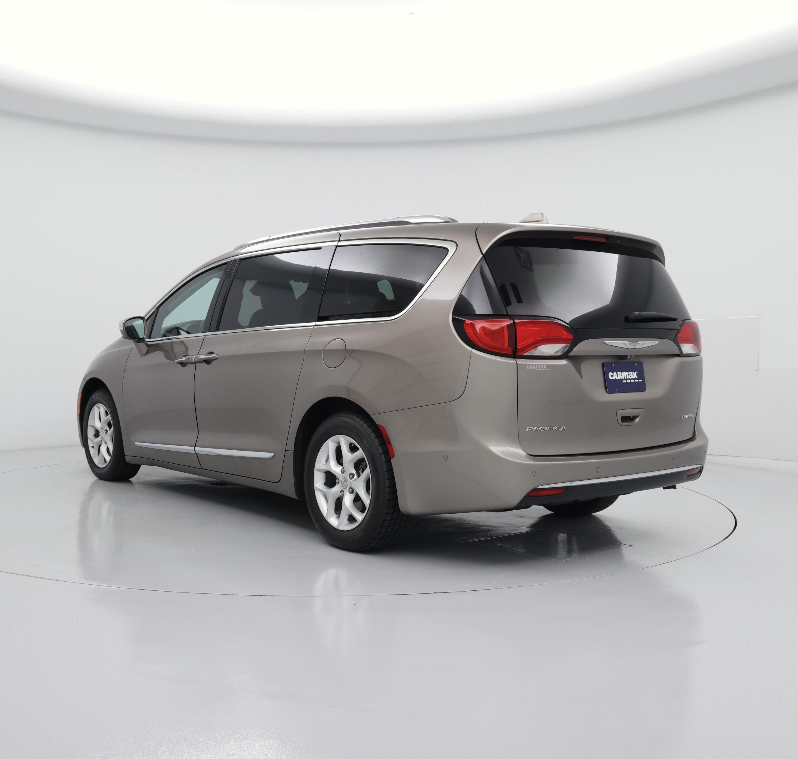 Thumbnail: 2017 Chrysler Pacifica - 2